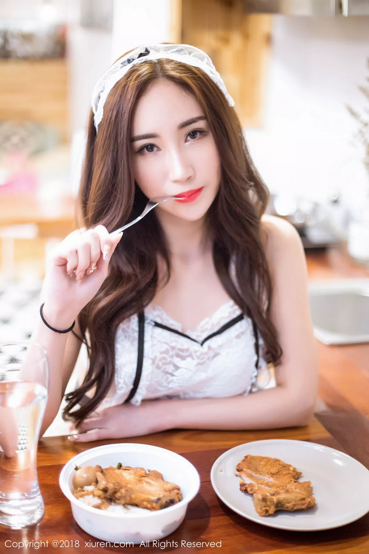 秀人集.com_[XiuRen秀人网]No.1062_嫩模孙梦瑶V白色吊带睡裙+性感女仆装秀完美身材诱惑写真42P