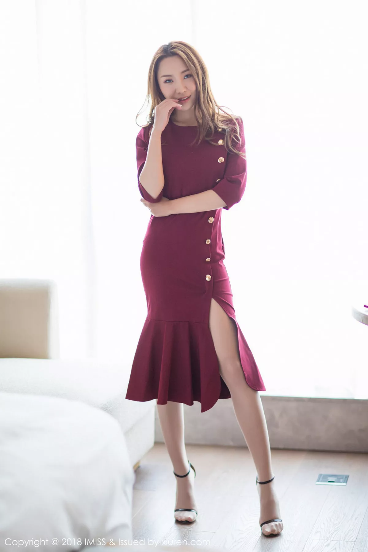 秀人集.com_[IMISS爱蜜社]Vol.257_嫩模Vissa红色低胸连身裙+私房真空白衬衣露美乳诱惑写真62P