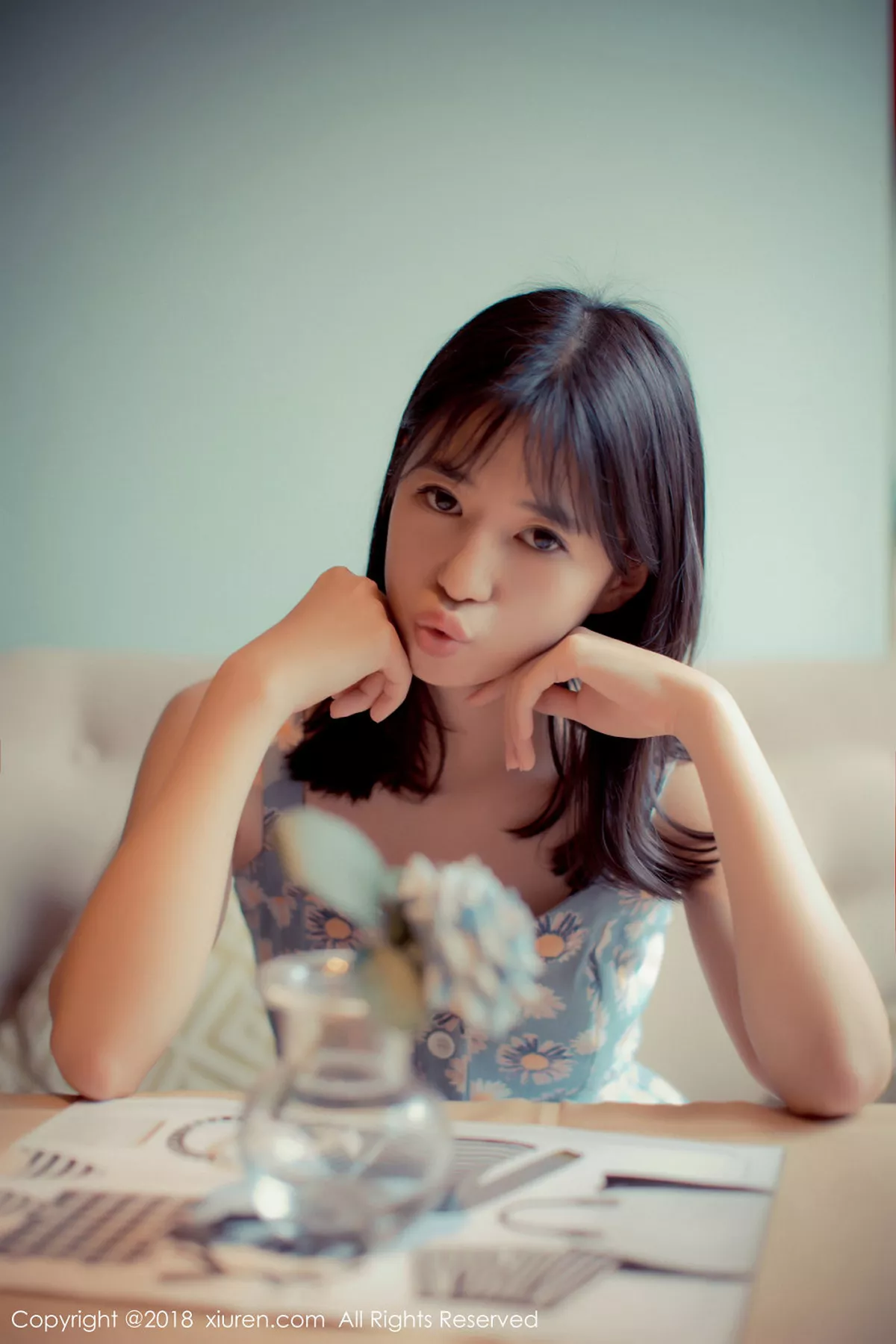 秀人集.com_[XiuRen秀人网]No.1057_嫩模艾栗栗居家床上黑色蕾丝内衣灯光下撩人诱惑写真48P