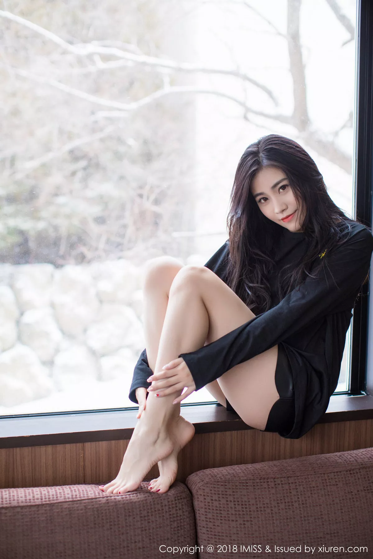 秀人集.com_[IMISS爱蜜社]Vol.262_女神许诺Sabrina北海道旅拍户外雪地优雅气质妩媚迷人写真42P