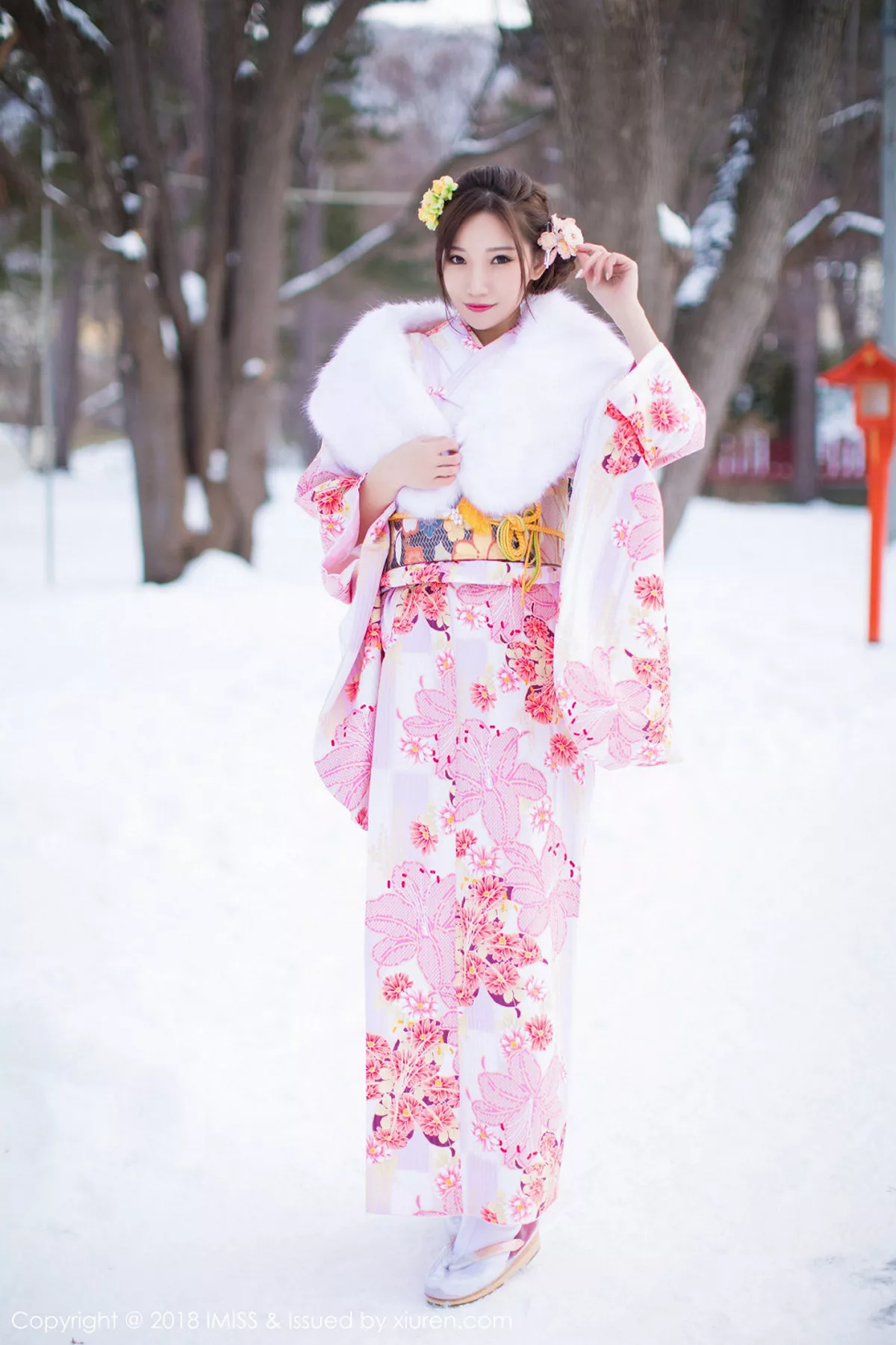 秀人集.com_[IMISS爱蜜社]Vol.256_嫩模小狐狸Sica北海道旅拍高叉连体衣配黑丝裤袜诱惑写真37P