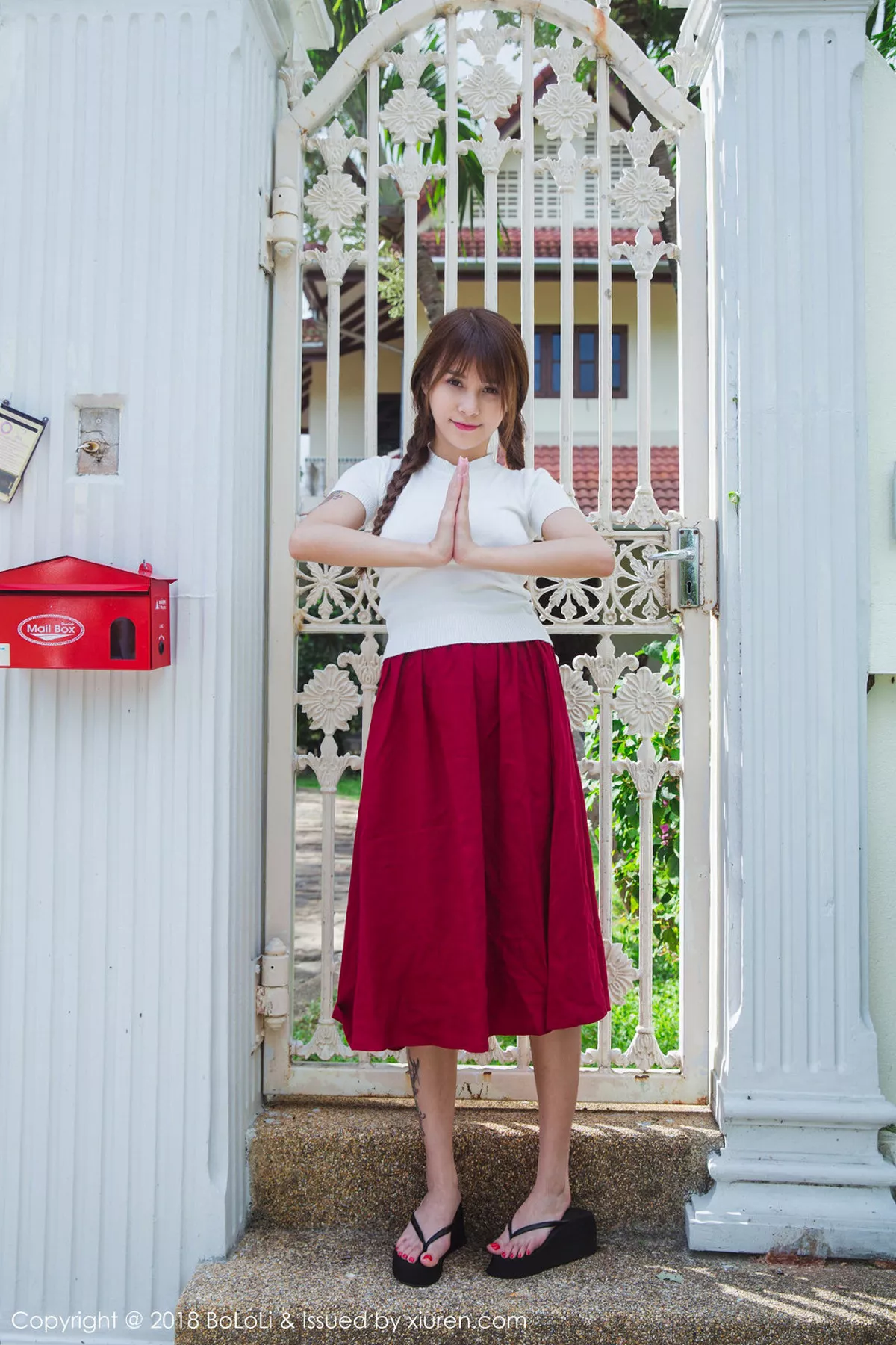 秀人集.com_[BoLoli波萝社]Vol.121_女神夏美酱小草莓内衣秀完美身材泳池边湿身诱惑写真41P