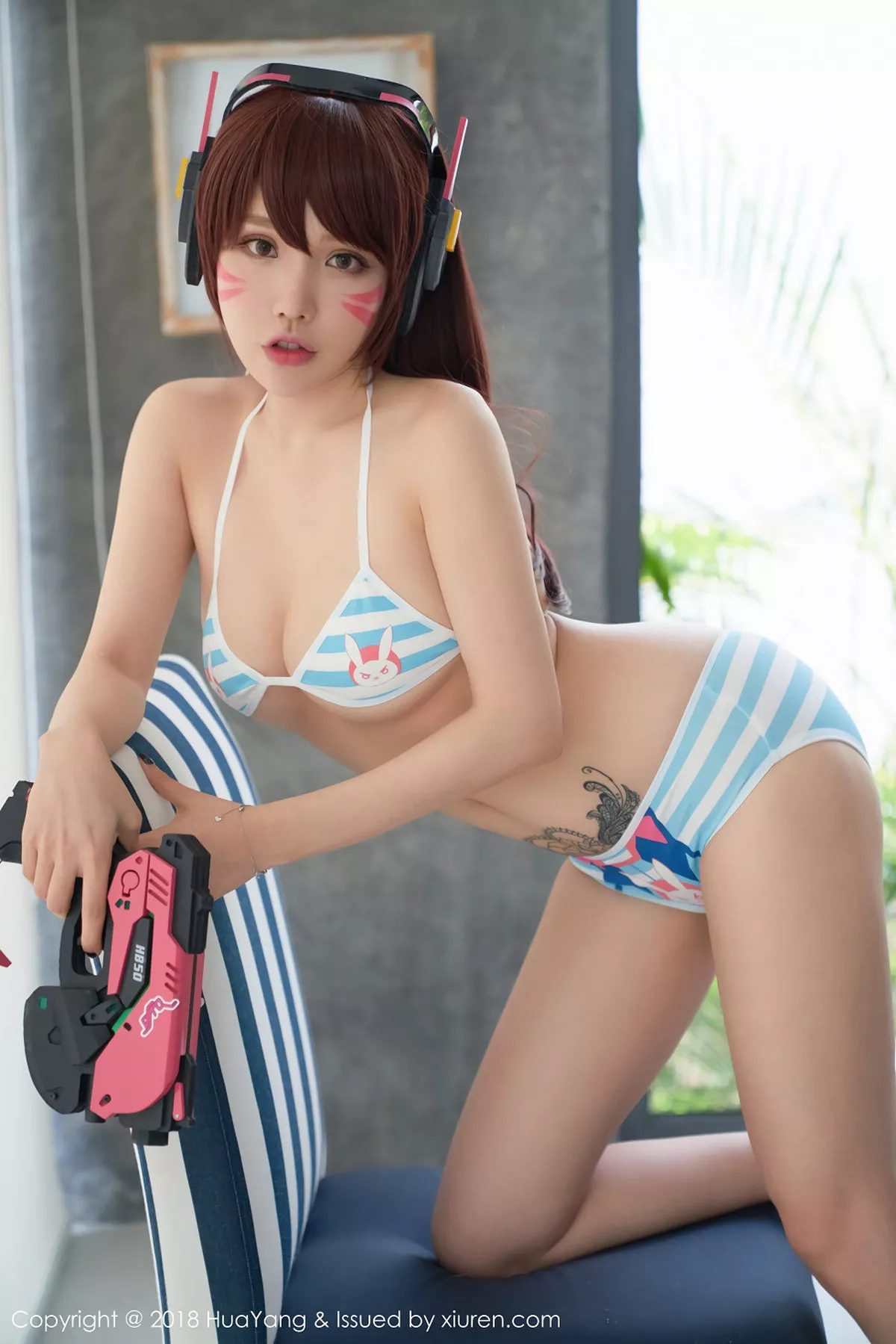 秀人集.com_[HuaYang花漾]Vol.050_嫩模黄乐然吉普岛旅拍无内肉丝裤袜秀翘臀屁沟火辣诱惑写真44P