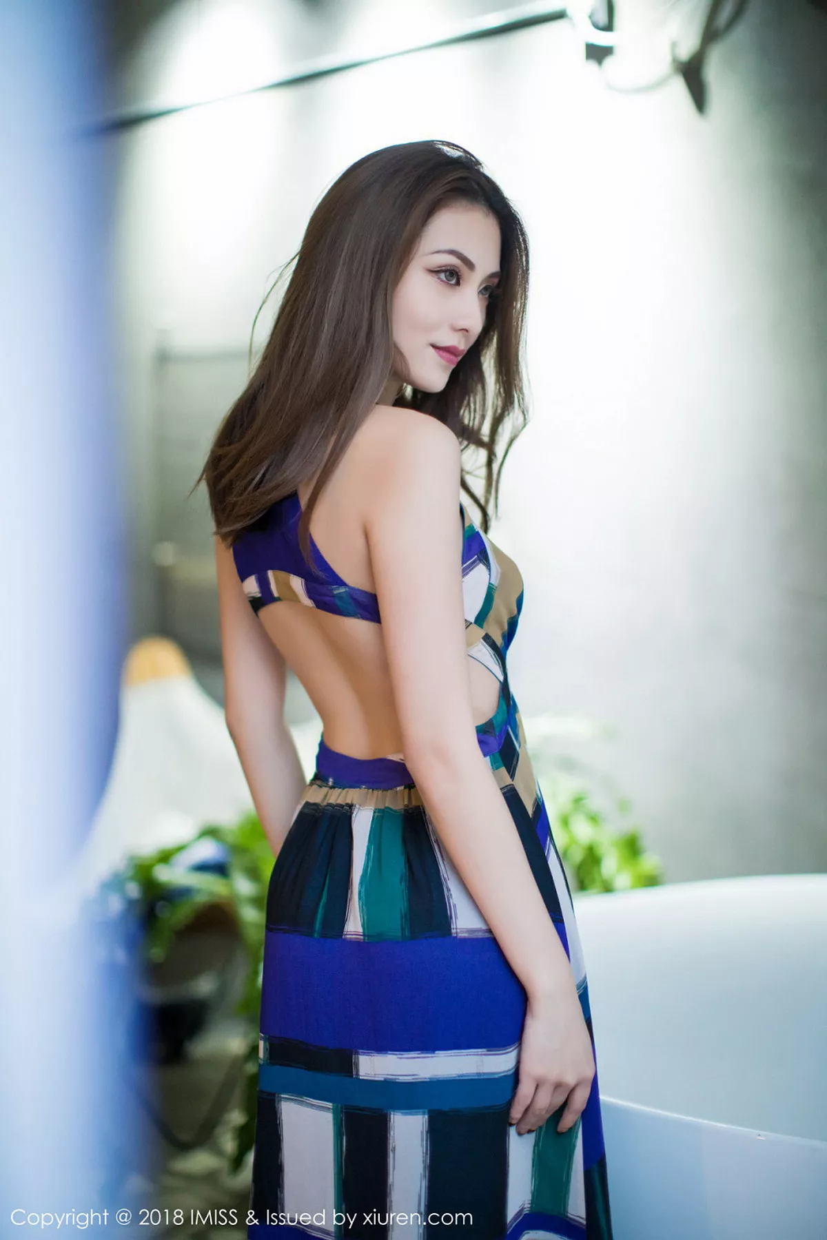 秀人集.com_[IMISS爱蜜社]Vol.268_嫩模Arlie居家私房高叉连体吊带秀完美身材丝袜美腿诱惑写真41P