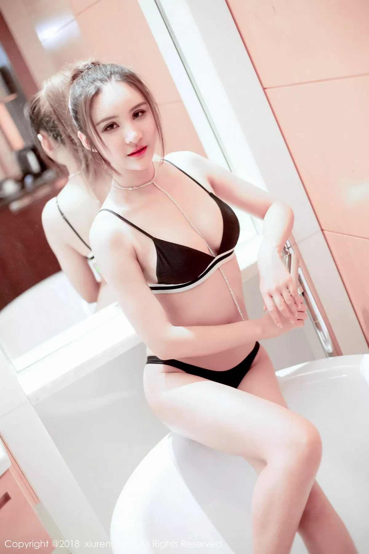 秀人集.com_[XiuRen秀人网]No.1082_嫩模SOLO-尹菲私房全裸上身秀浑圆美乳遮点火辣诱惑写真33P