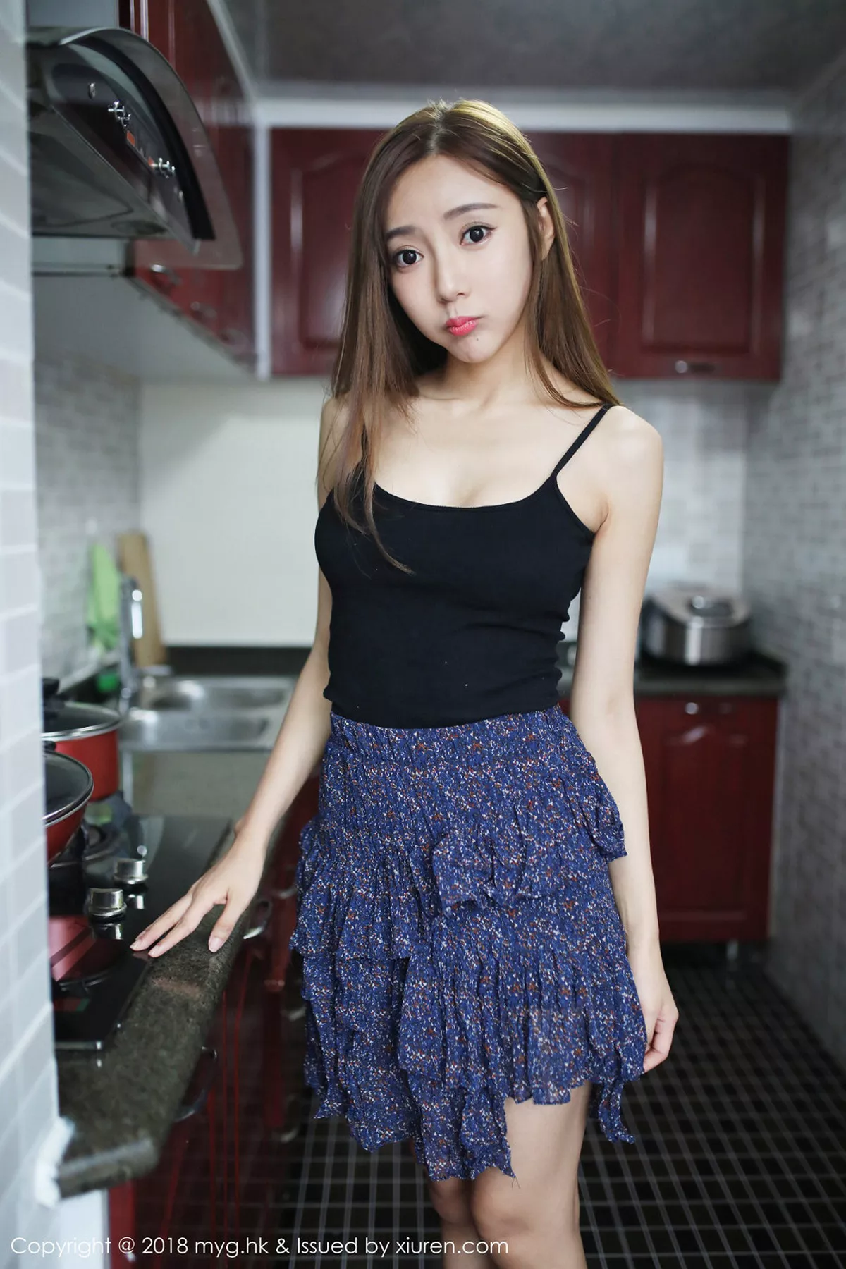 秀人集.com_[MyGirl美媛馆]Vol.293_嫩模王馨瑶yanni居家黑色吊带衣半露豪乳性感迷人写真40P