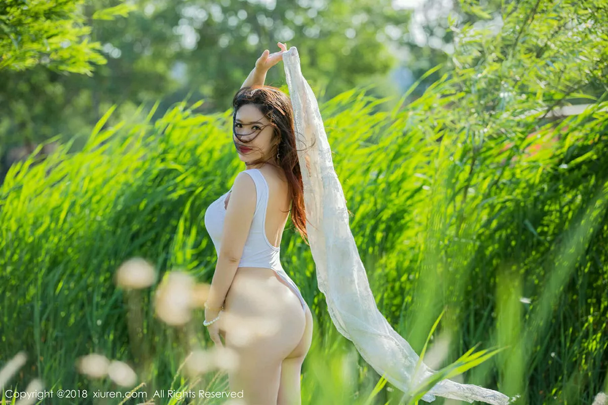 秀人集.com_[XiuRen秀人网]No.1105_嫩模西希白兔户外白色透视高叉连体衣秀豪乳极致诱惑写真40P