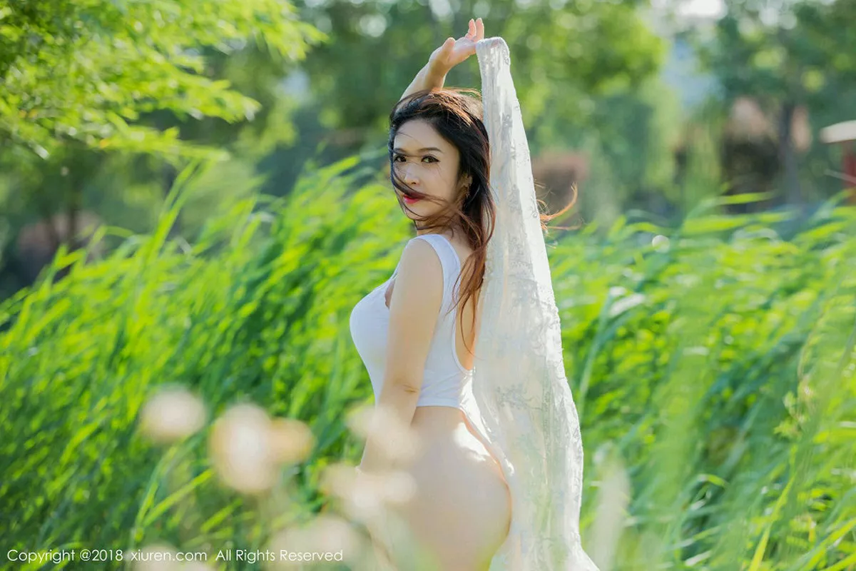秀人集.com_[XiuRen秀人网]No.1105_嫩模西希白兔户外白色透视高叉连体衣秀豪乳极致诱惑写真40P