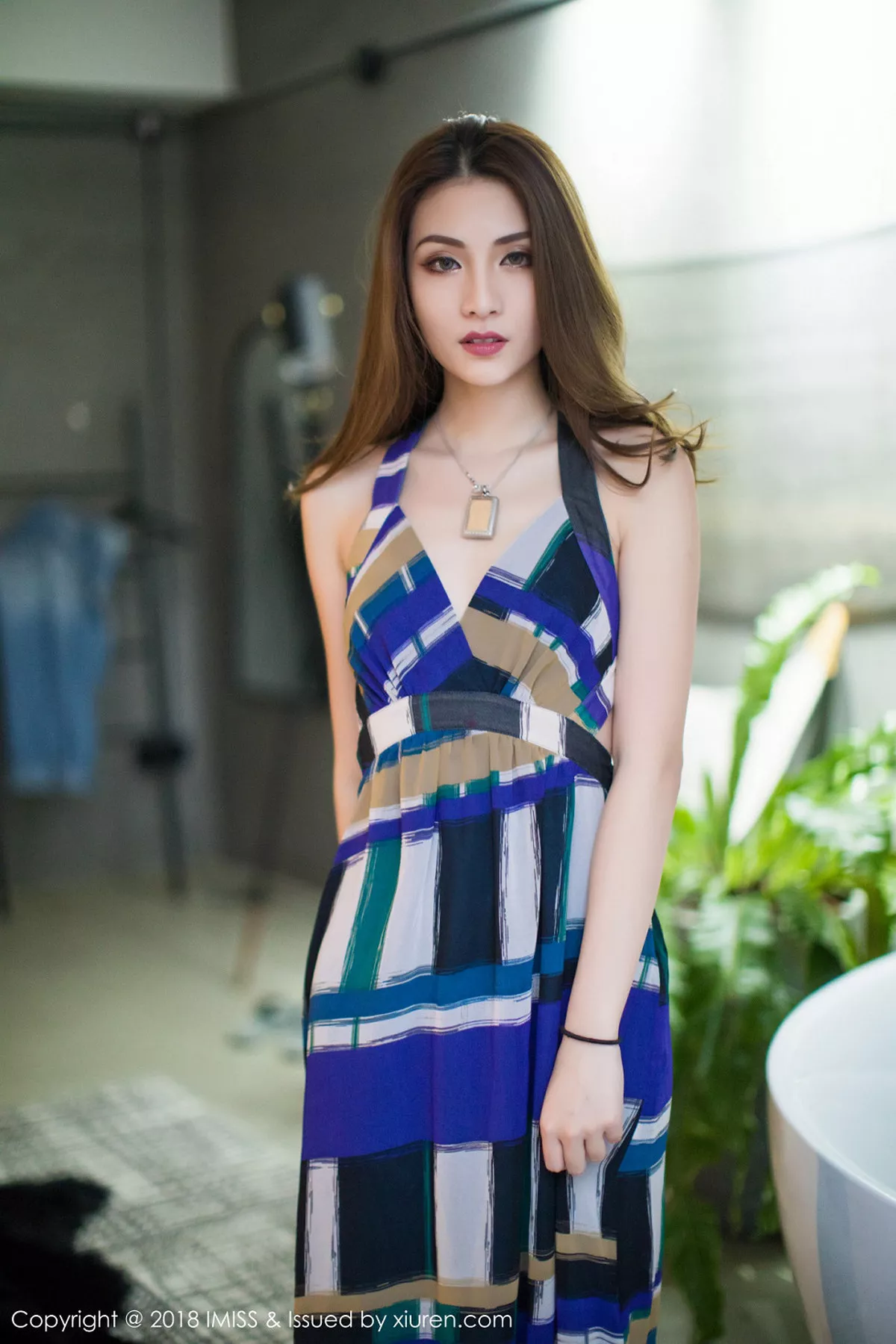 秀人集.com_[IMISS爱蜜社]Vol.268_嫩模Arlie居家私房高叉连体吊带秀完美身材丝袜美腿诱惑写真41P