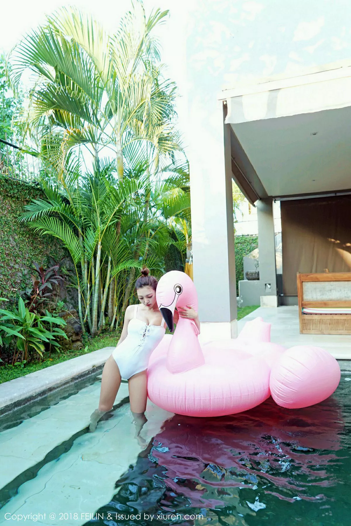 秀人集.com_[FeiLin嗲囡囡]Vol.157_嫩模冯木木LRIS班塔延岛旅拍OL女秘开档黑丝裤袜诱惑写真44P