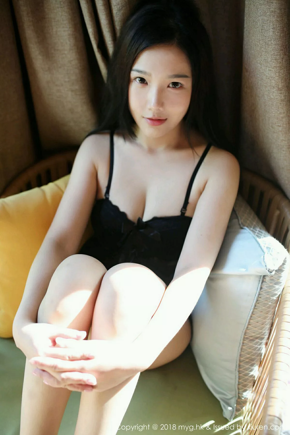 秀人集.com_[MyGirl美媛馆]Vol.307_女神徐微微mia黑色吊带情趣内衣半脱露傲人豪乳极致诱惑写真80P