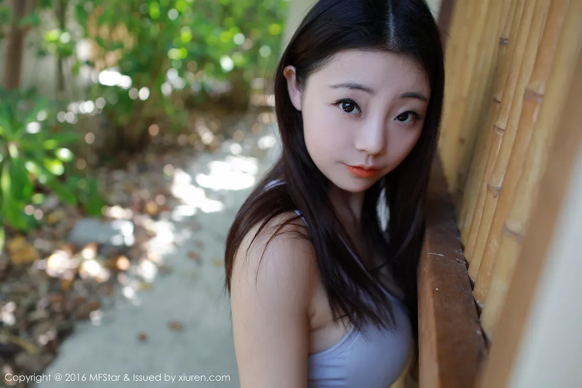 秀人集.com_[MFStar模范学院]Vol.051_佘贝拉bella马尔代夫旅拍性感比基尼系列翘臀诱惑53P