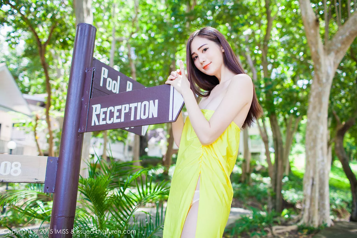 秀人集.com_[IMISS爱蜜社]Vol.041_嫩模SISY思普吉岛旅拍低胸上衣秀美乳高挑迷人写真61P