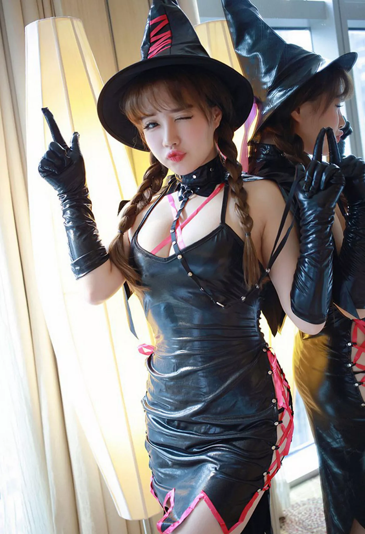 秀人集.com_[MFStar模范学院]Vol.070_嫩模徐cake泰国心愿旅拍白色蕾丝内衣秀美胸性感写真51P