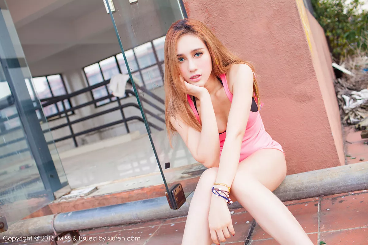 秀人集.com_[IMISS爱蜜社]Vol.045_嫩模Michi_Ho五角星内裤秀翘臀完美身材性感写真48P