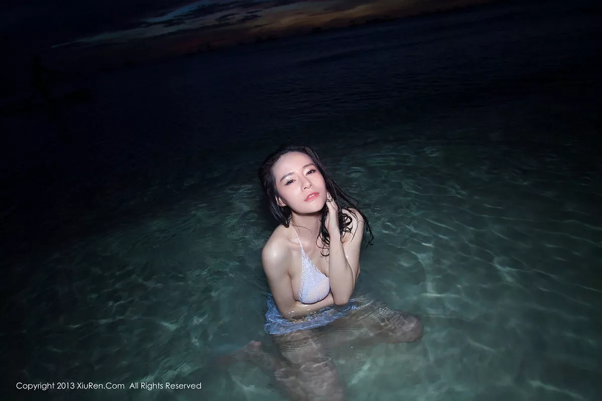 秀人集.com_[XiuRen秀人网]No.069_嫩模nancy小姿白色情趣内衣泳池里湿身诱惑写真73P