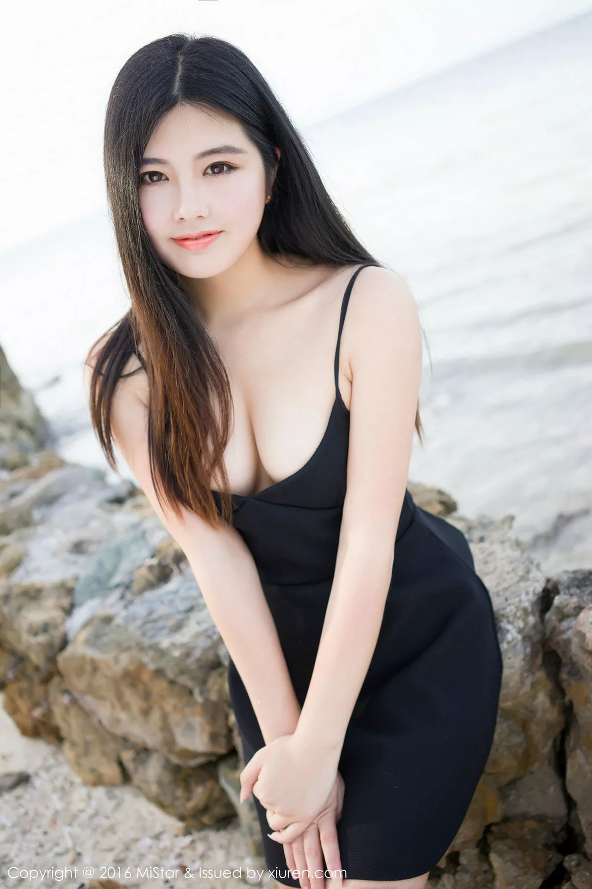 秀人集.com_[MiStar魅妍社]Vol.057_嫩模娜露Selena薄荷岛旅拍超小内衣浑圆美乳诱惑写真60P