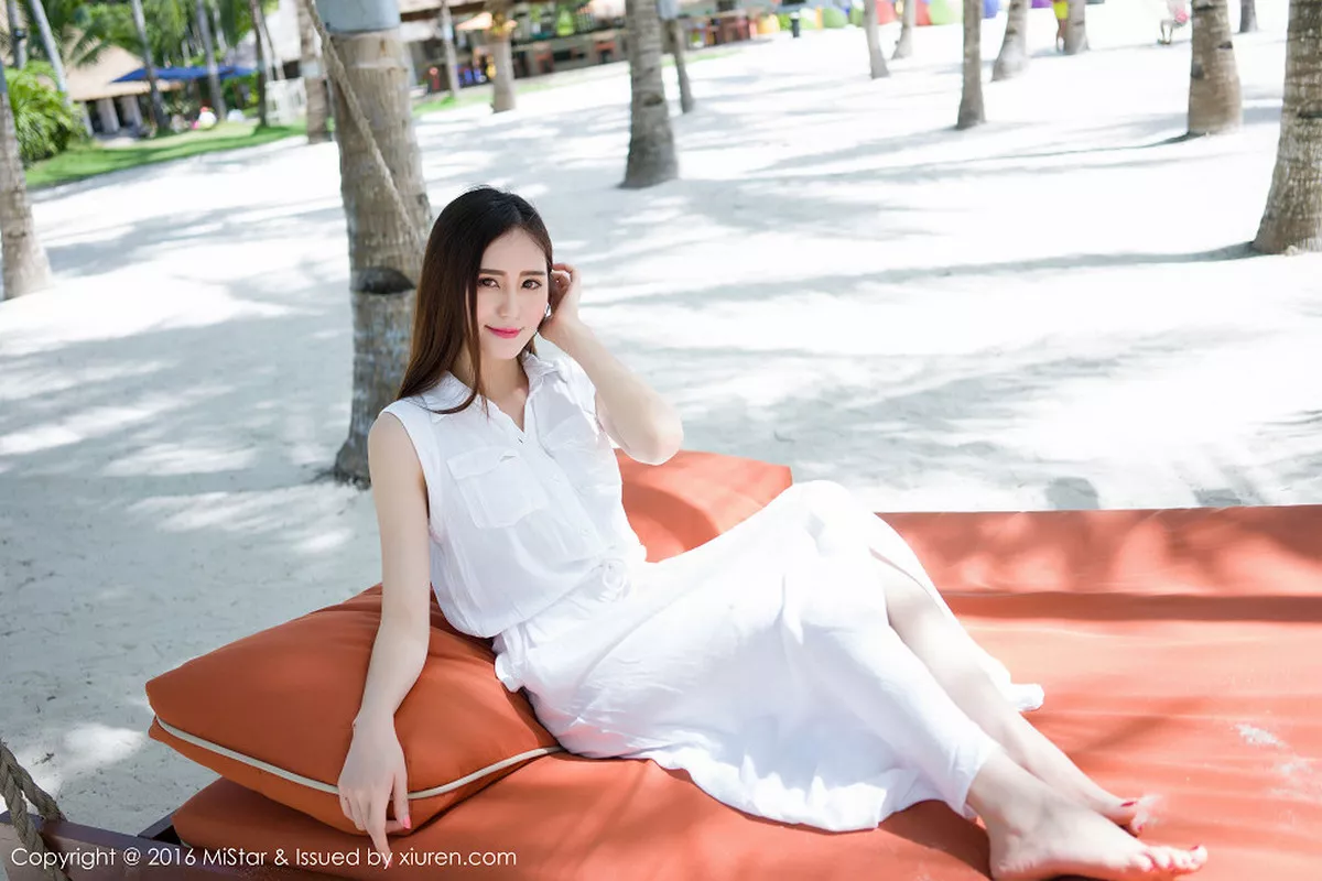 秀人集.com_[MiStar魅妍社]Vol.067_嫩模SISY思薄荷岛旅拍白色比基尼性感迷人写真50P