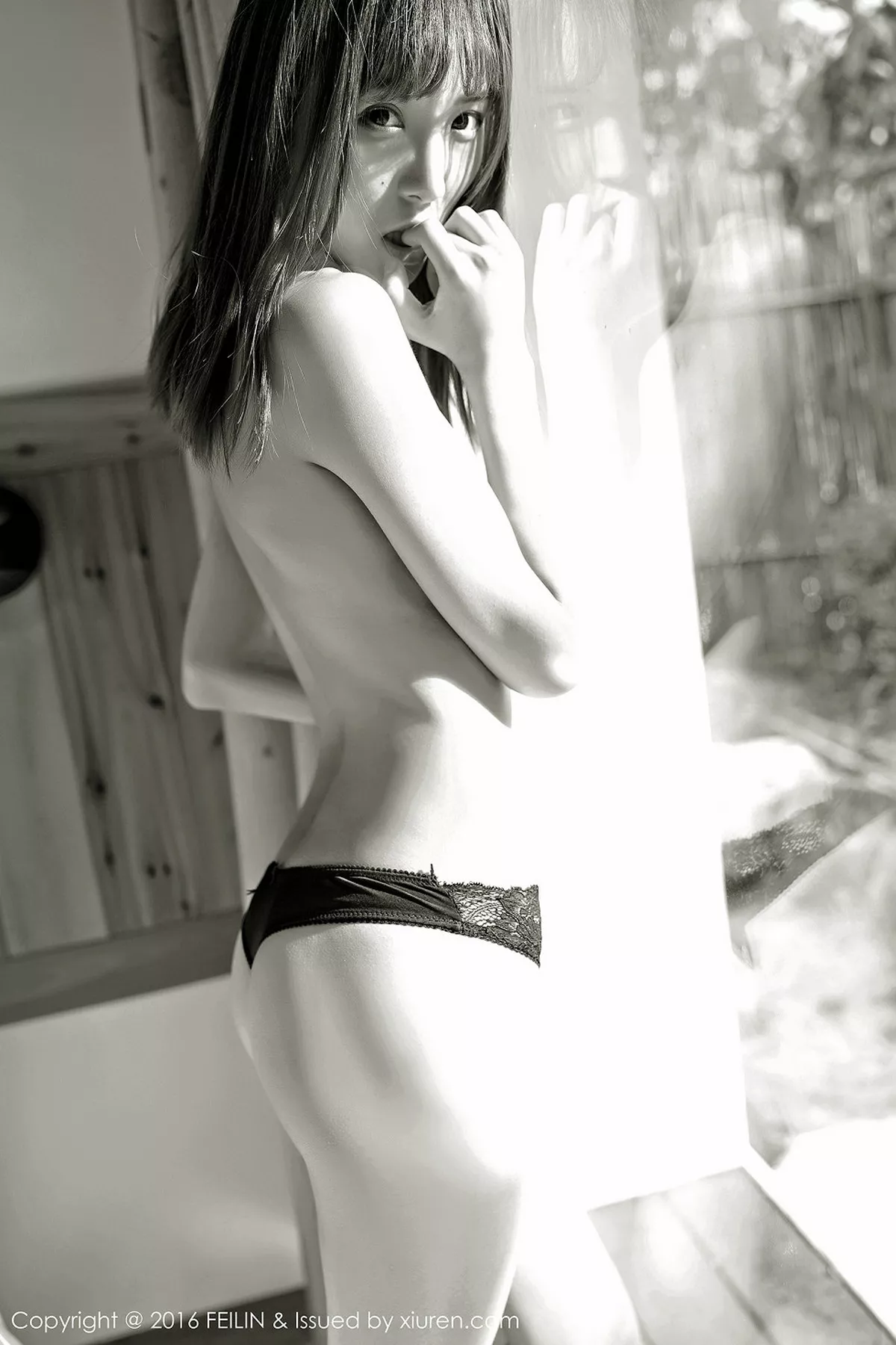 秀人集.com_[FeiLin嗲囡囡]Vol.044_嫩模Hana妹海边沙滩性感比基尼秀完美身材写真49P