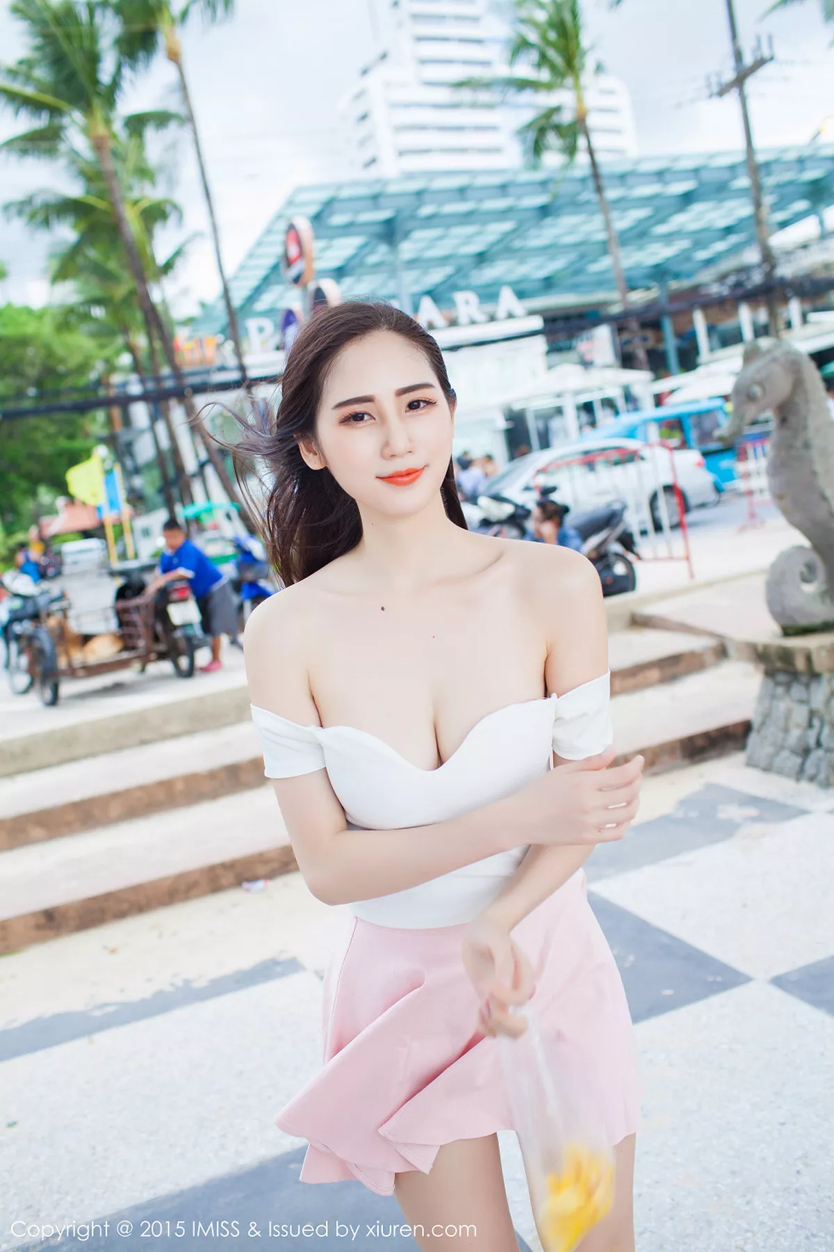 秀人集.com_[IMISS爱蜜社]Vol.041_嫩模SISY思普吉岛旅拍低胸上衣秀美乳高挑迷人写真61P