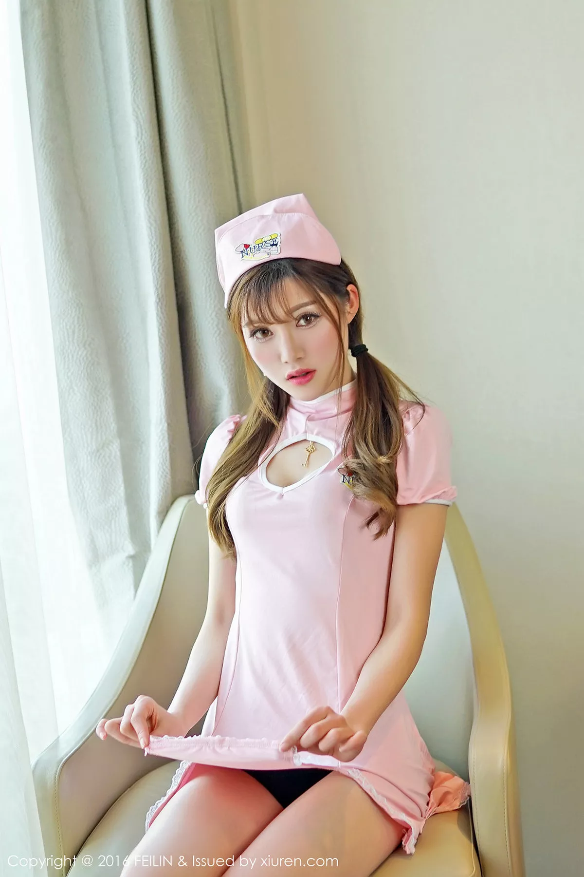 秀人集.com_[FeiLin嗲囡囡]Vol.036_嫩模奶茶-Emily红色内衣牛仔热裤完美曲线写真46P