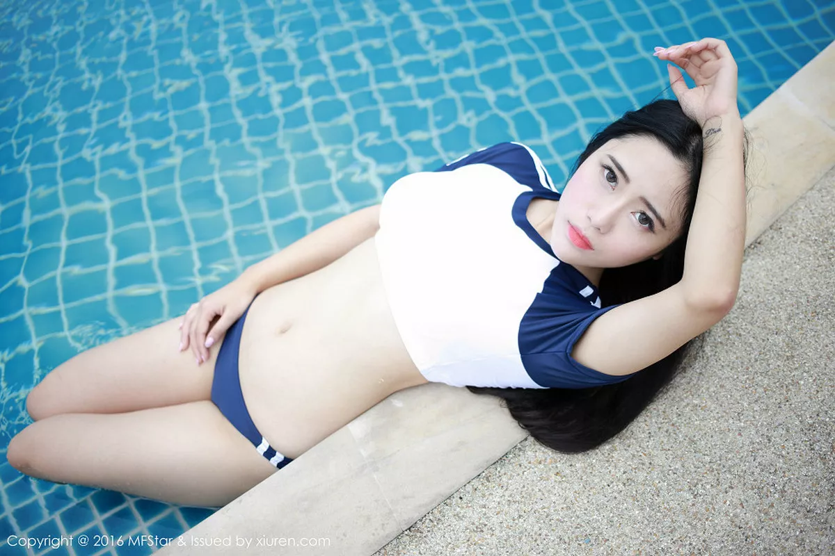 秀人集.com_[MFStar模范学院]Vol.042_嫩模兜豆靓Youlina苏梅岛旅拍黑色比基尼美乳诱惑50P