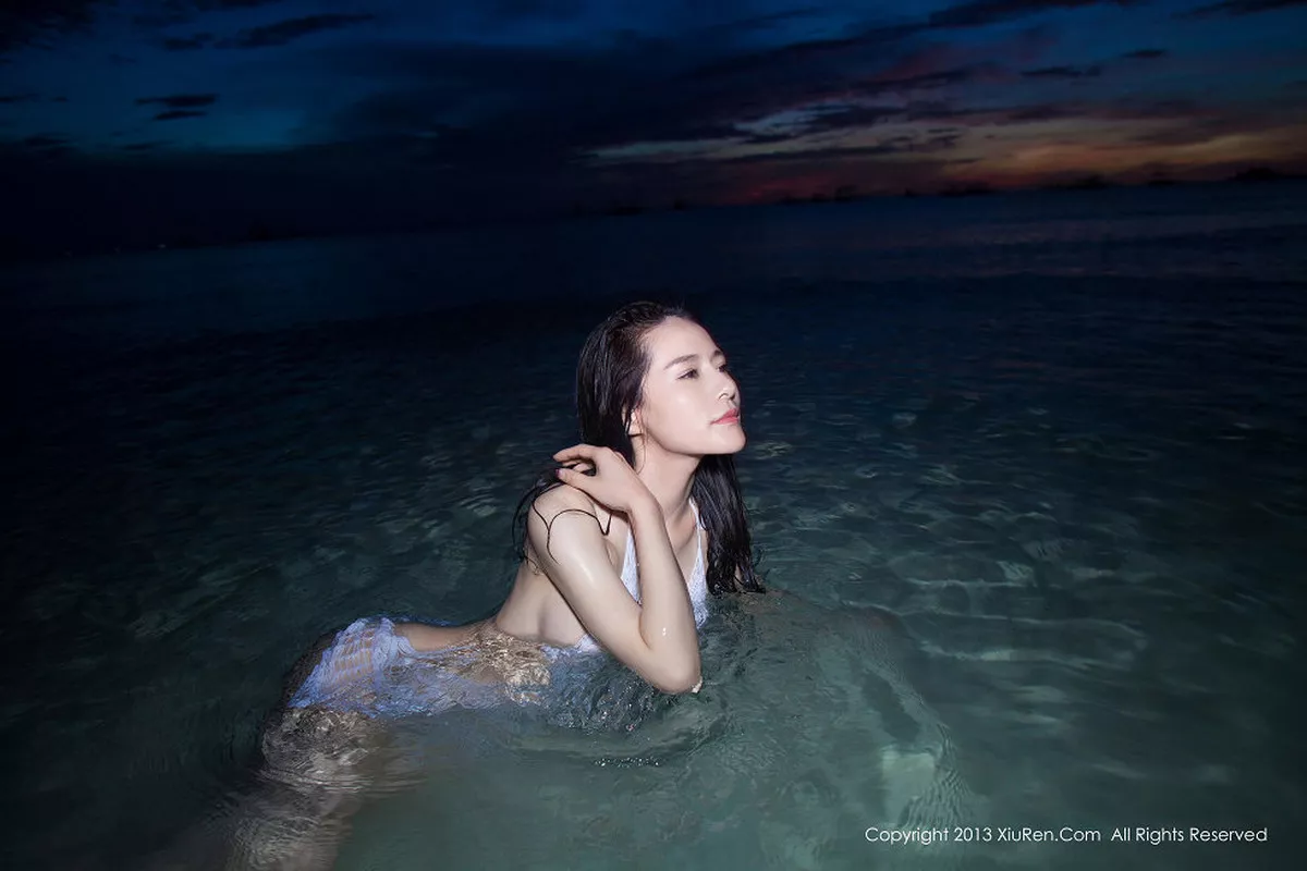 秀人集.com_[XiuRen秀人网]No.069_嫩模nancy小姿白色情趣内衣泳池里湿身诱惑写真73P