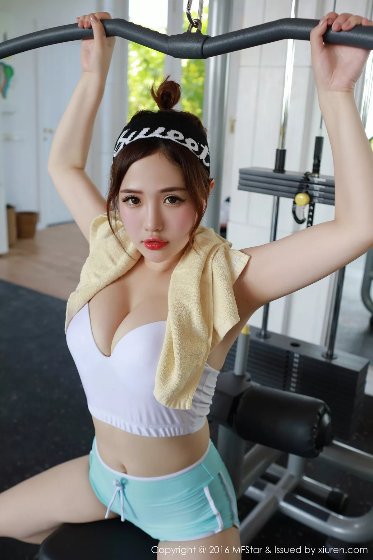 秀人集.com_[MFStar模范学院]Vol.056_嫩模徐cake马尔代夫旅拍运动风内衣秀白嫩豪乳写真52P