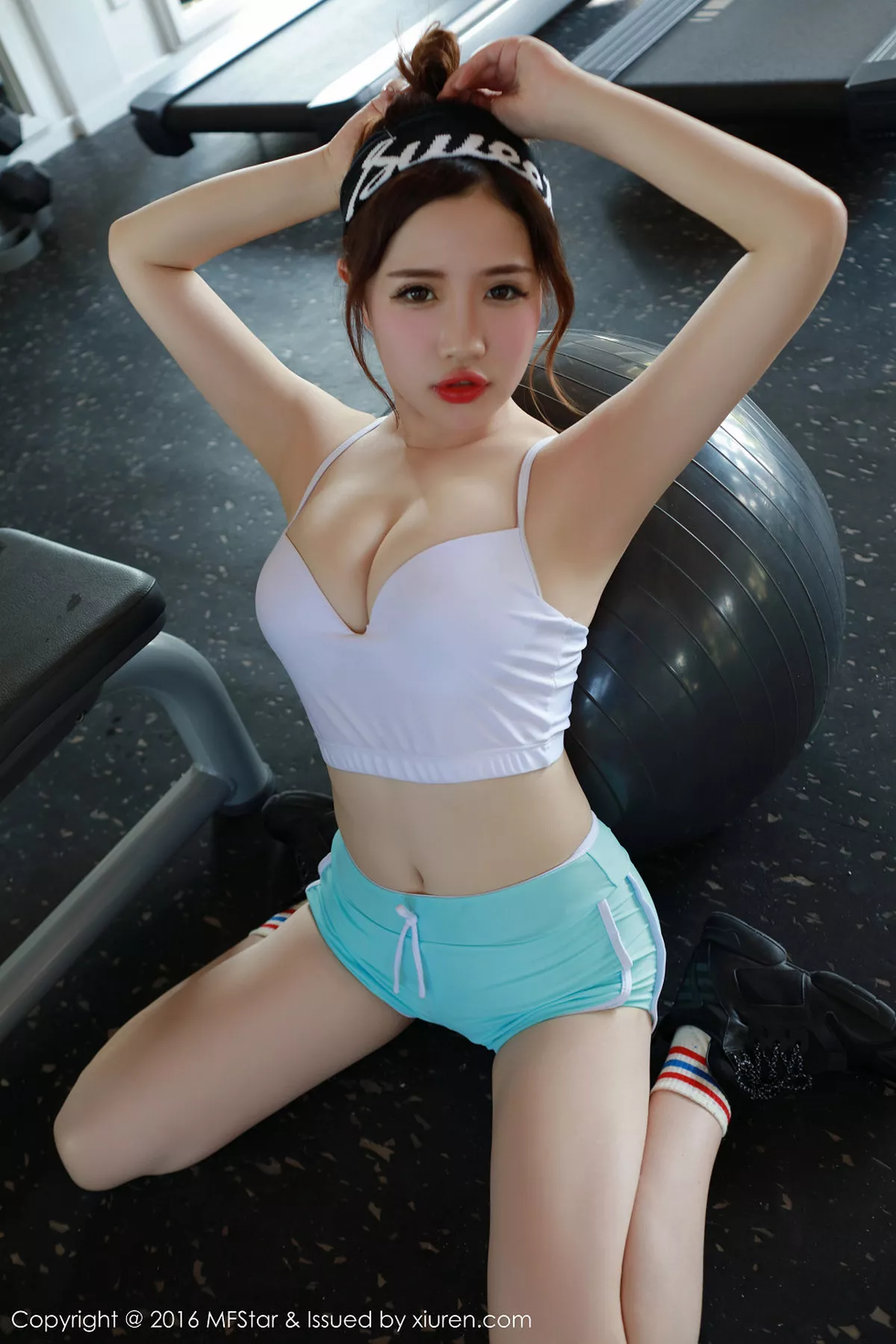 秀人集.com_[MFStar模范学院]Vol.056_嫩模徐cake马尔代夫旅拍运动风内衣秀白嫩豪乳写真52P