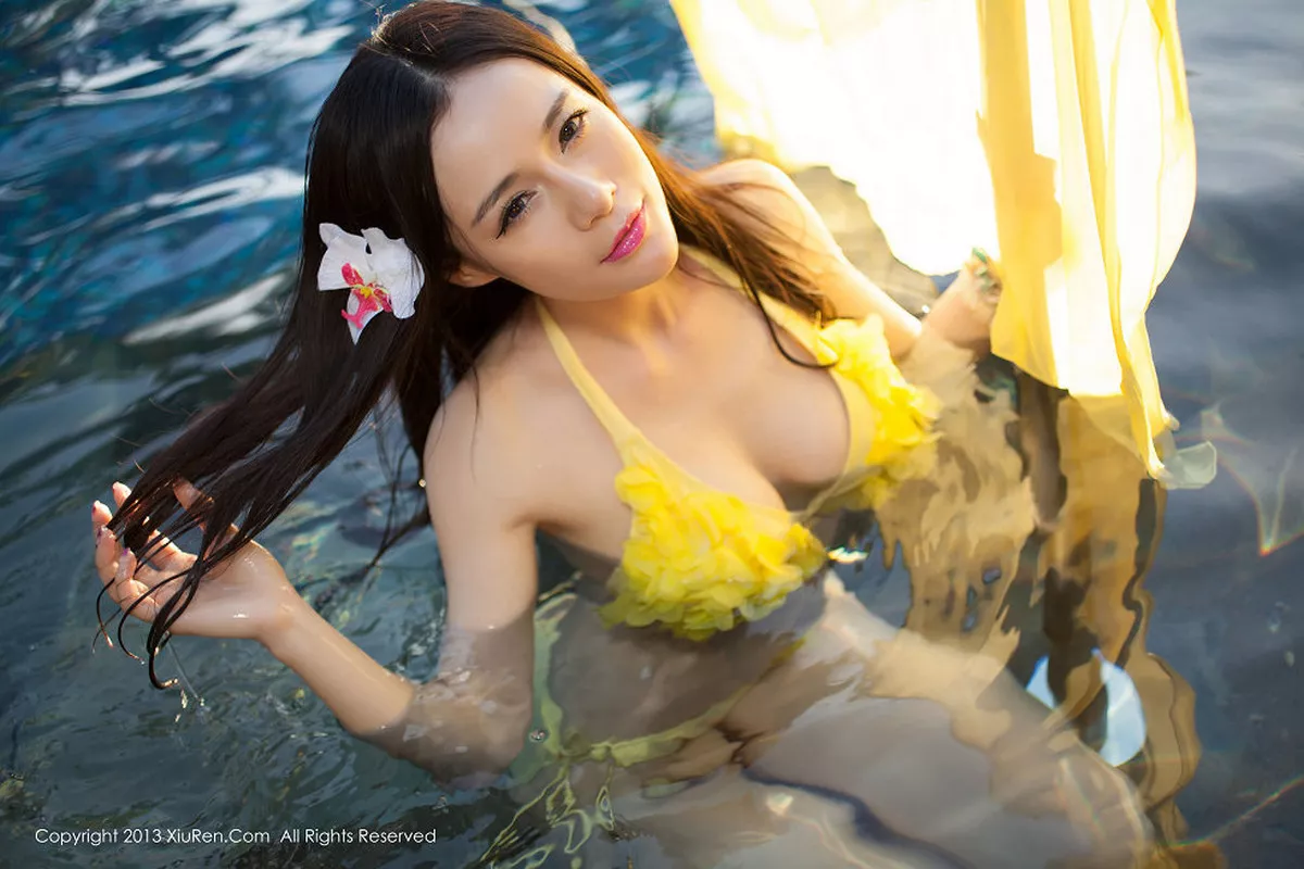 秀人集.com_[XiuRen秀人网]No.069_嫩模nancy小姿白色情趣内衣泳池里湿身诱惑写真73P