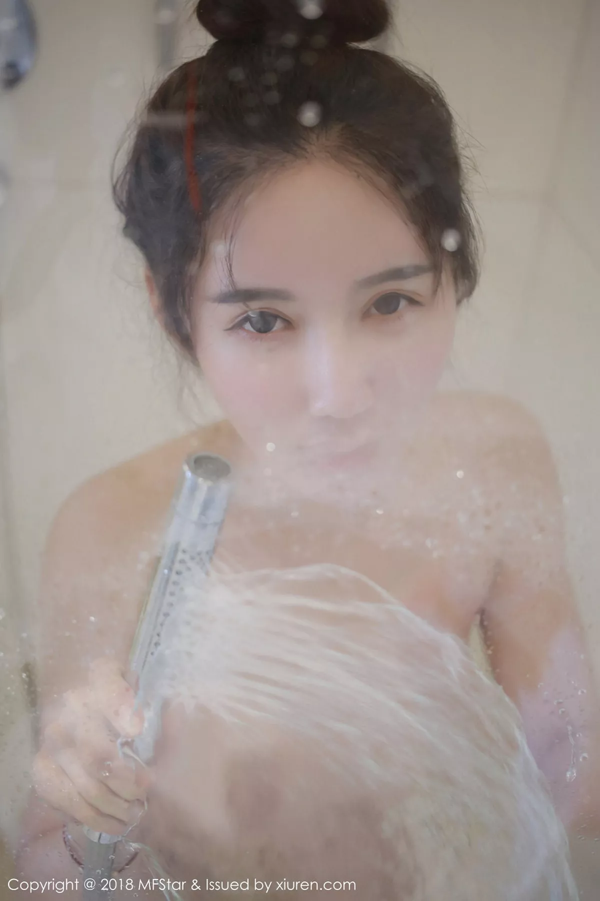 秀人集.com_[MFStar模范学院]Vol.147_嫩模程程CC大尺度浴缸里全裸泡泡浴秀火辣美体诱惑写真34P