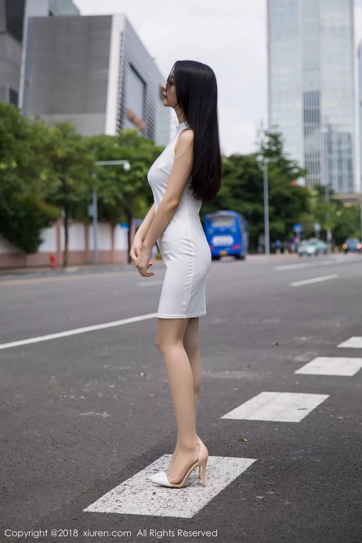 秀人集.com_[XiuRen秀人网]No.1149_女神Angela小热巴室外车拍系列肉丝裤袜撩人姿势诱惑写真76P