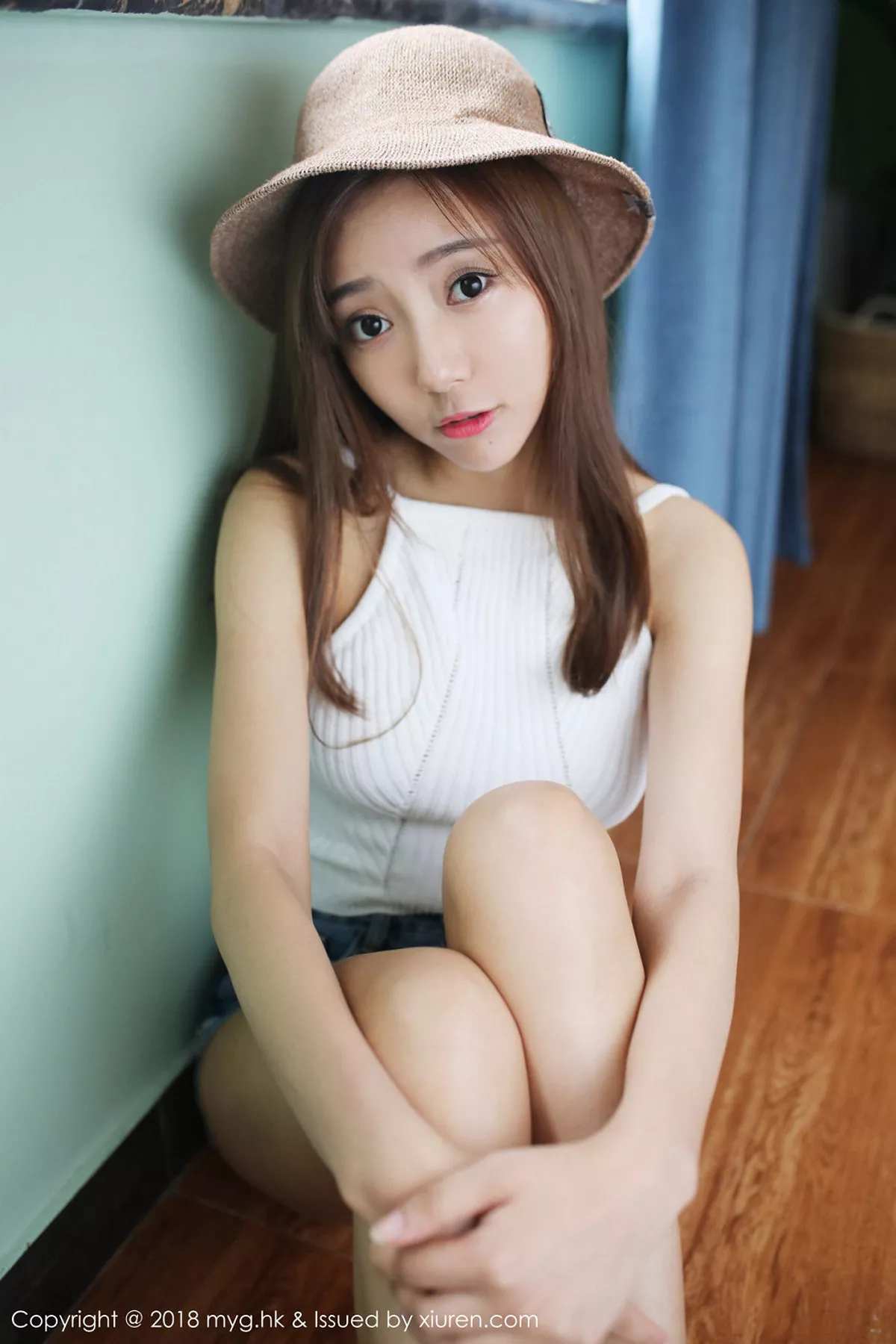 秀人集.com_[MyGirl美媛馆]Vol.312_嫩模王馨瑶yanni阳光美少女白色吊带衣配牛仔短裤性感写真47P