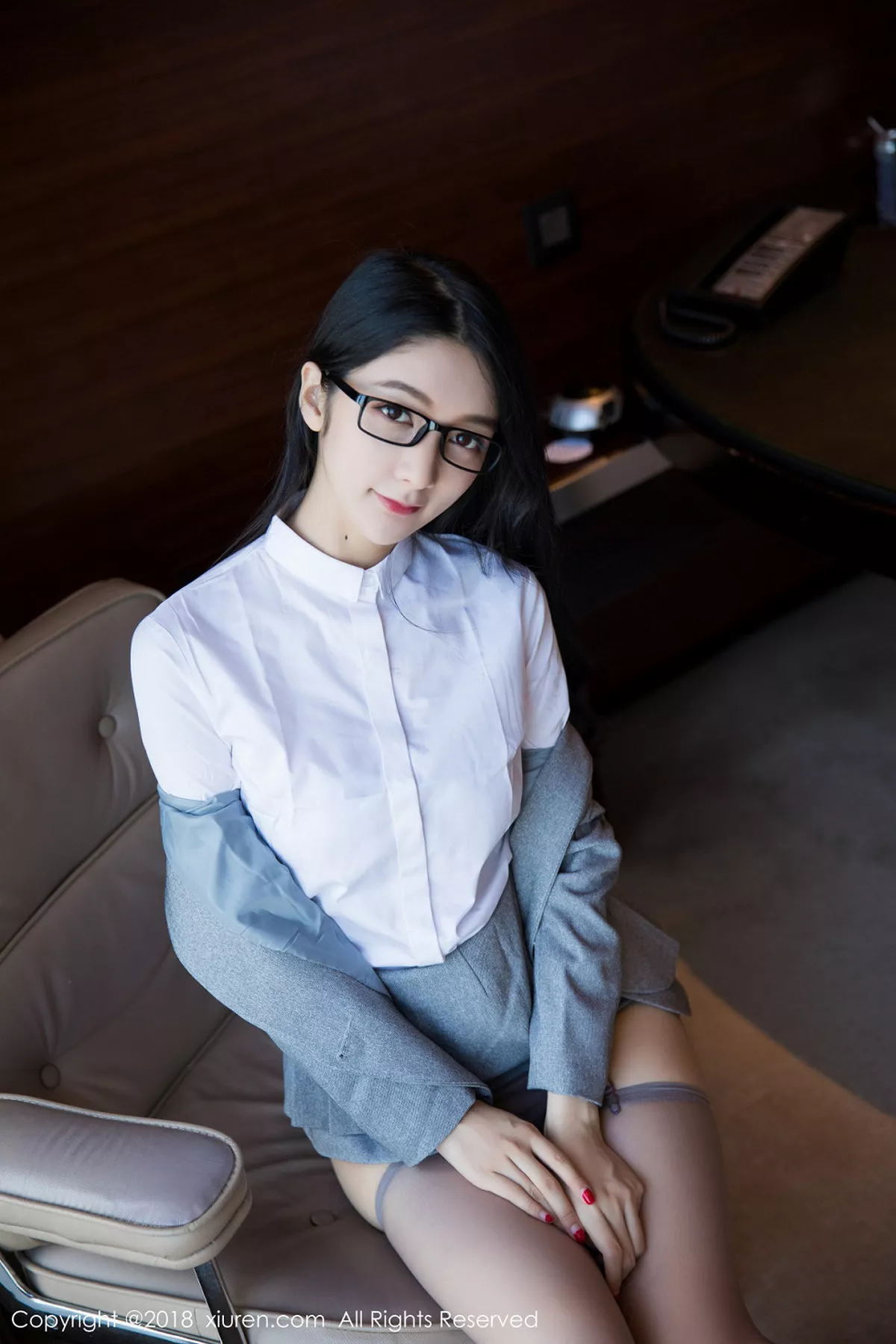 秀人集.com_[XiuRen秀人网]No.1167_女神Angela小热巴美女秘书OL撩裙秀吊带黑丝翘臀诱惑写真58P