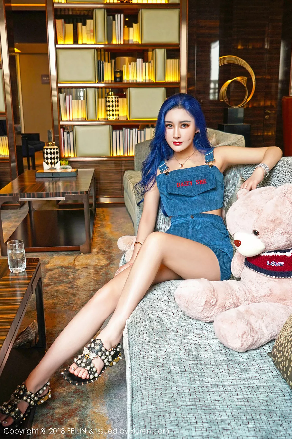 秀人集.com_[FeiLin嗲囡囡]Vol.166_嫩模喵莫儿私房全裸火辣胴体配黑色蕾丝丁字裤喷血诱惑写真38P