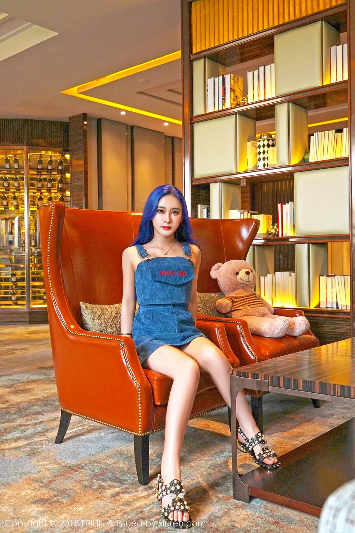 秀人集.com_[FeiLin嗲囡囡]Vol.166_嫩模喵莫儿私房全裸火辣胴体配黑色蕾丝丁字裤喷血诱惑写真38P