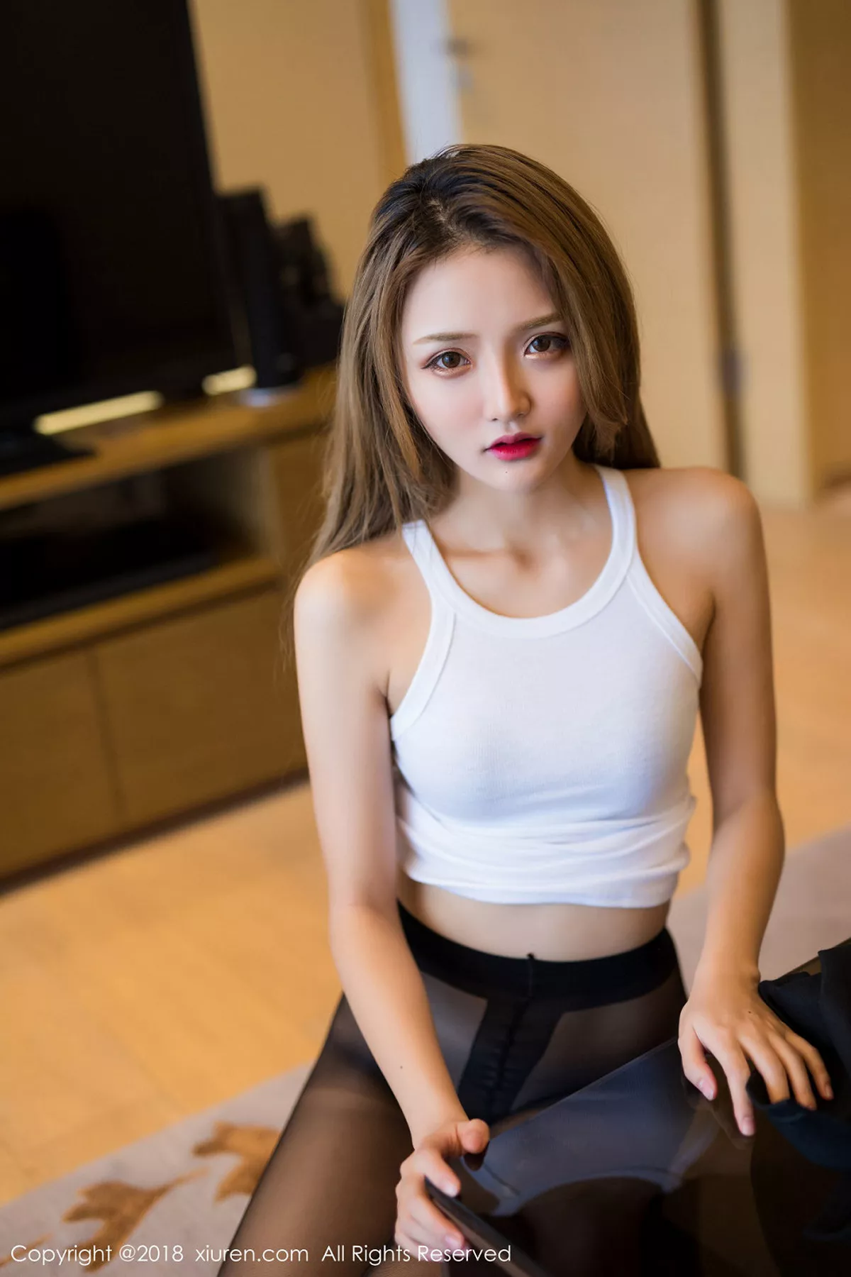 秀人集.com_[XiuRen秀人网]No.1163_嫩模Miko酱白背心配无内黑丝裤袜+高叉连体衣撩人诱惑写真69P