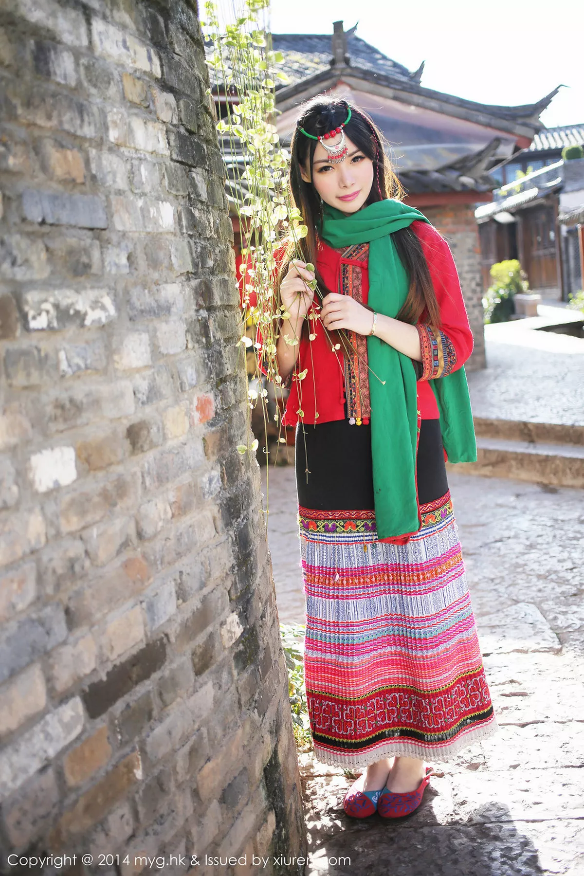 秀人集.com_[MyGirl美媛馆]Vol.071_嫩模MARA醬丽江古城旅拍黑丝网袜诱人美臀诱惑写真53P