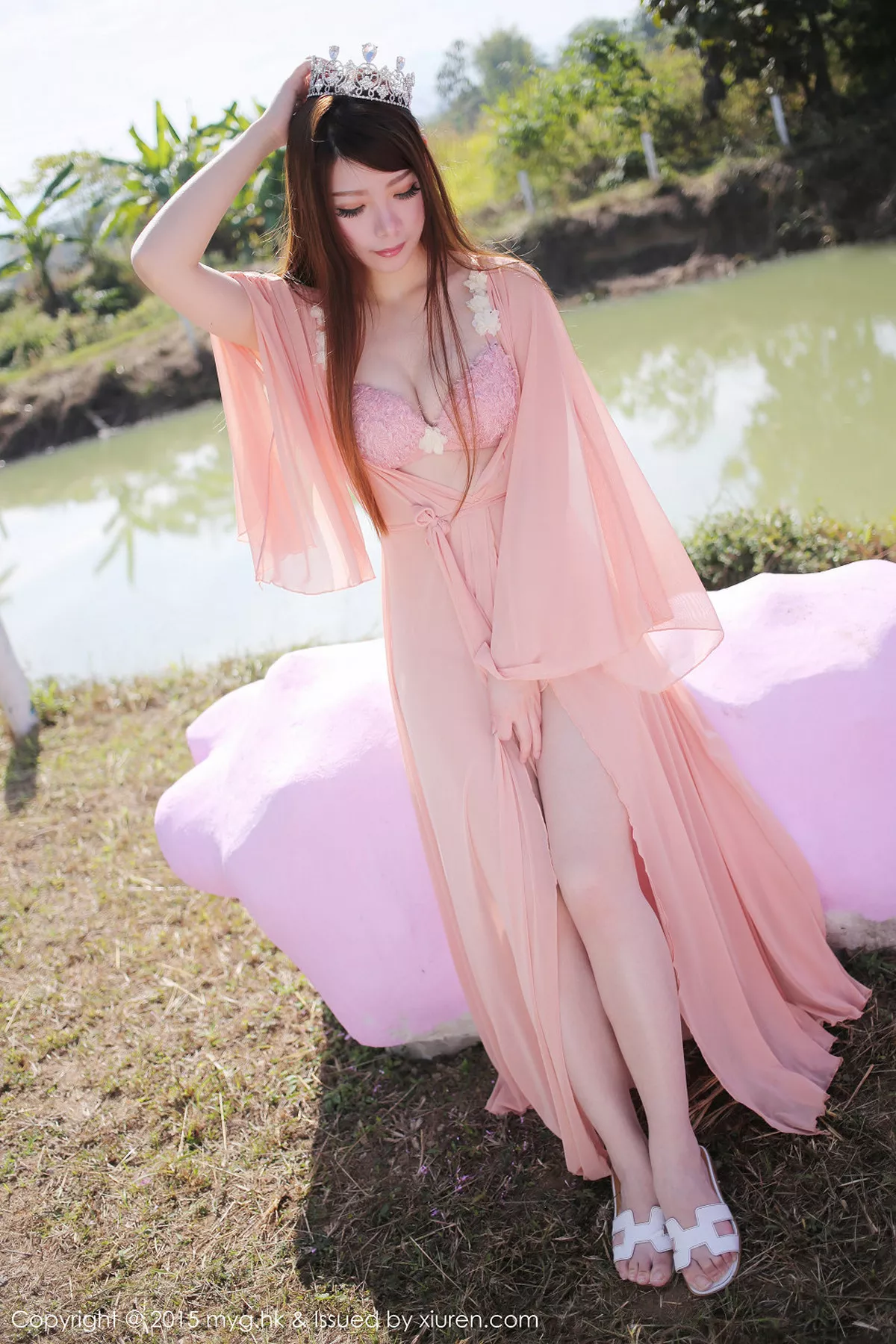 秀人集.com_[MyGirl美媛馆]Vol.094_MARA醬泰国清迈旅拍粉红薄纱性感内衣丰满美胸写真56P