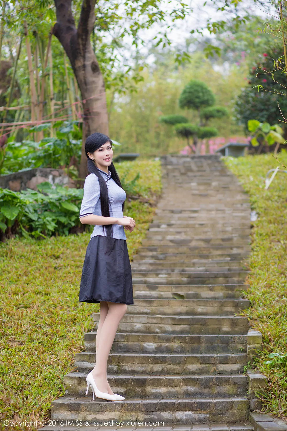 秀人集.com_[IMISS爱蜜社]Vol.070_嫩模王曼妮&谭小雅古典旗袍风完美身材性感迷人写真60P