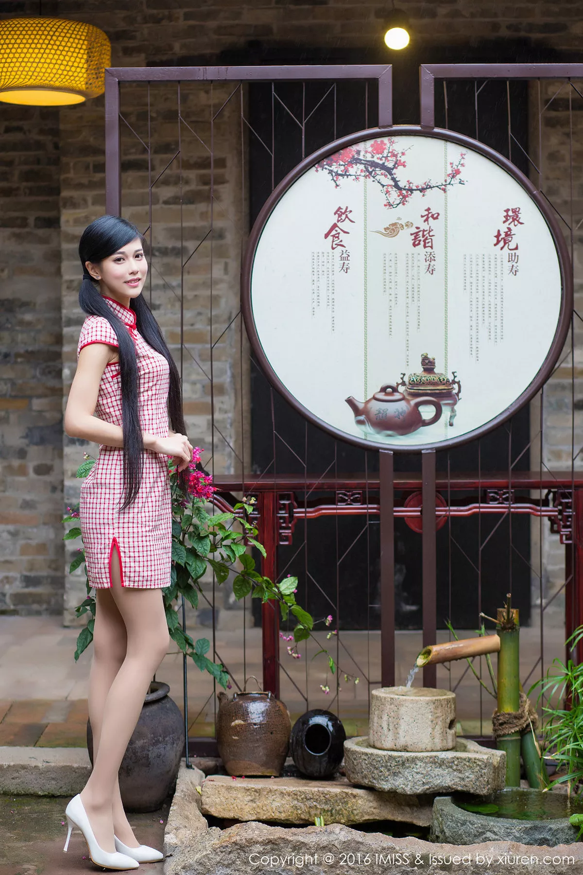 秀人集.com_[IMISS爱蜜社]Vol.070_嫩模王曼妮&谭小雅古典旗袍风完美身材性感迷人写真60P