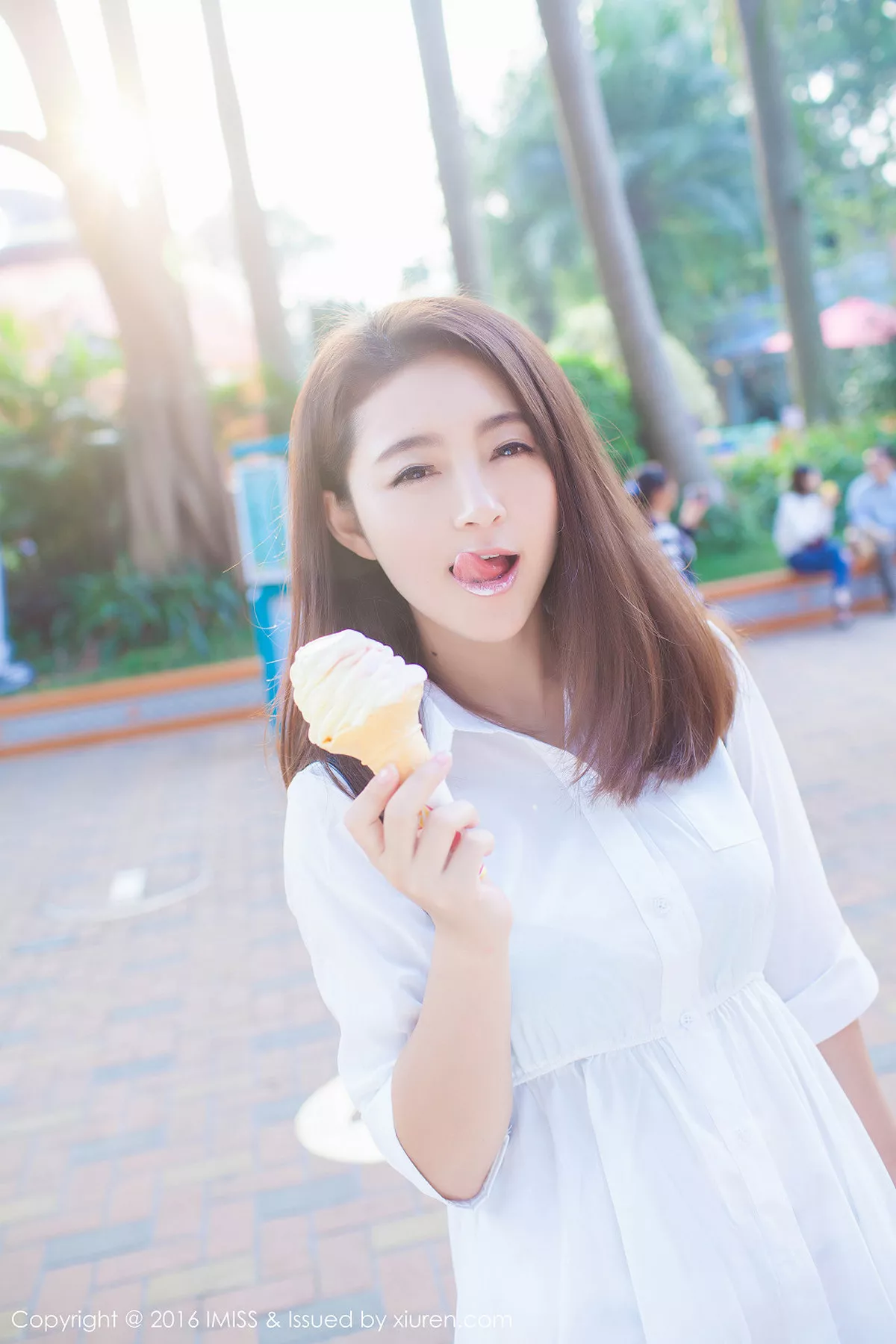 秀人集.com_[IMISS爱蜜社]Vol.066_嫩模夏茉GIGI豪车美女性感比基尼完美身材写真58P