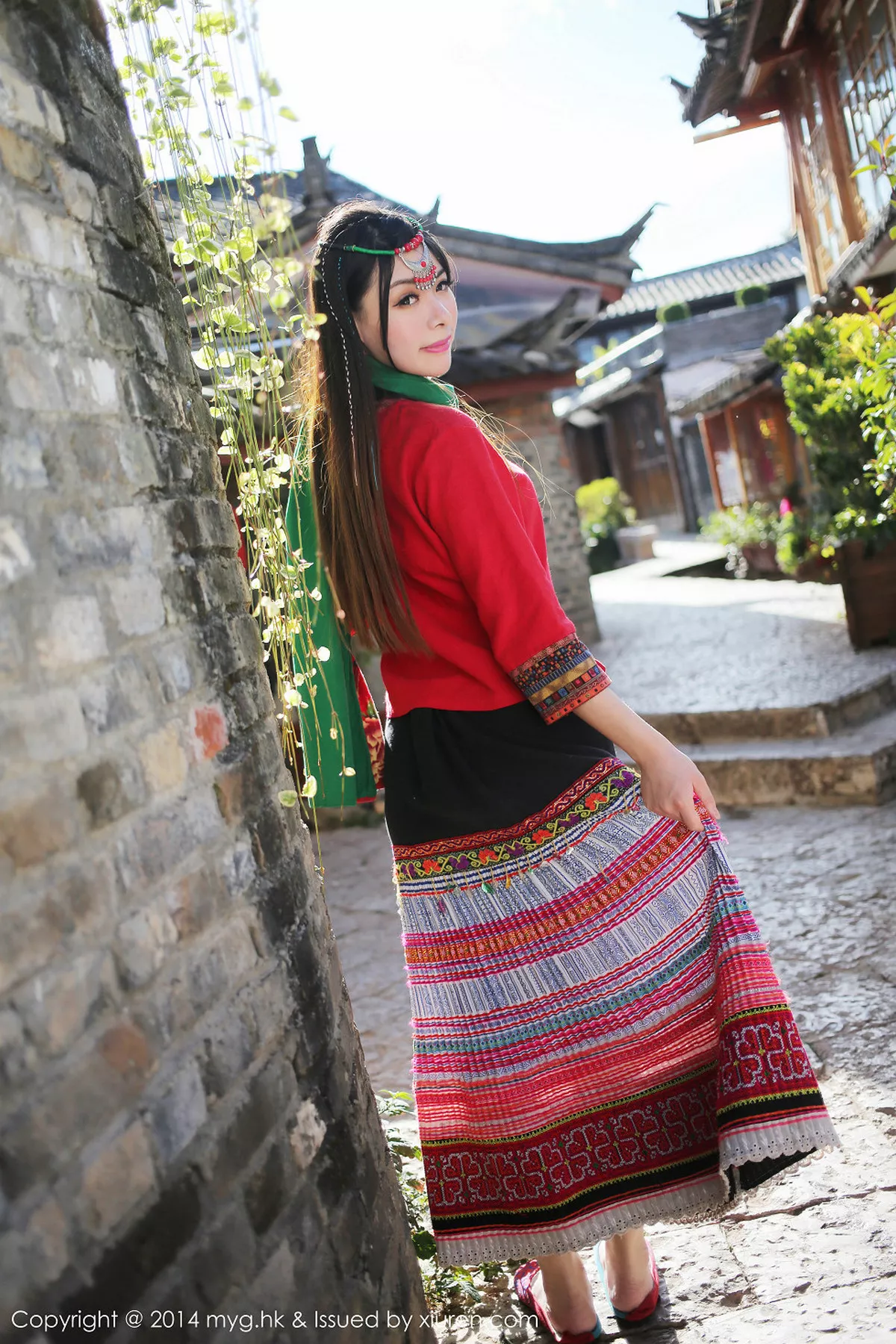 秀人集.com_[MyGirl美媛馆]Vol.071_嫩模MARA醬丽江古城旅拍黑丝网袜诱人美臀诱惑写真53P