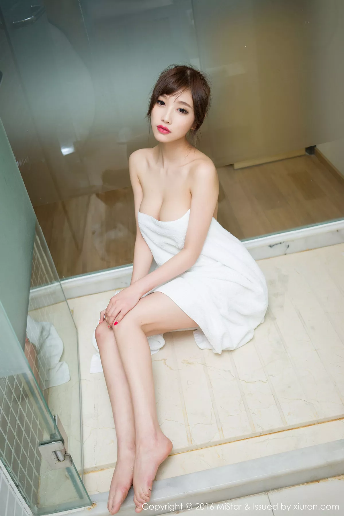 秀人集.com_[MiStar魅妍社]Vol.083_嫩模sugar小甜心CC学生短裙装秀丰乳肥臀诱惑写真58P