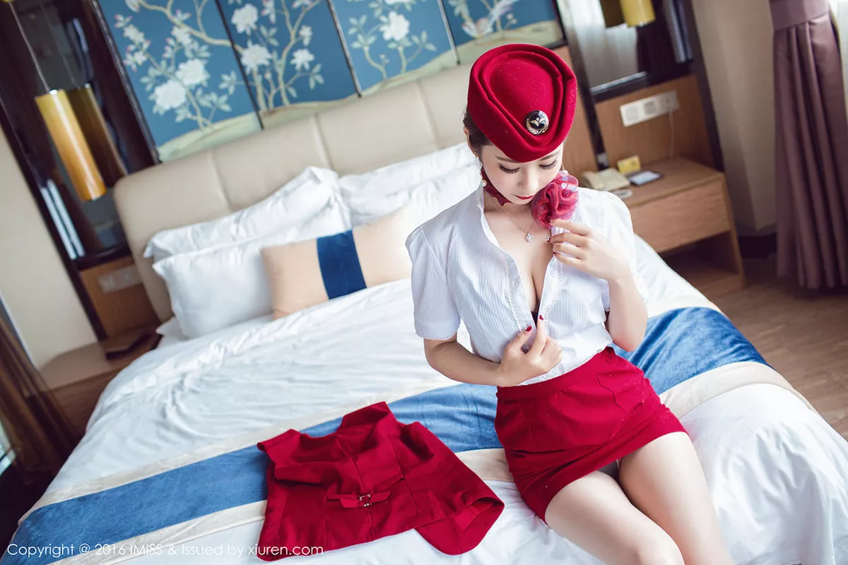 秀人集.com_[IMISS爱蜜社]Vol.082_嫩模莉莉Lily红色空姐制服肉丝美腿性感翘臀诱惑写真50P