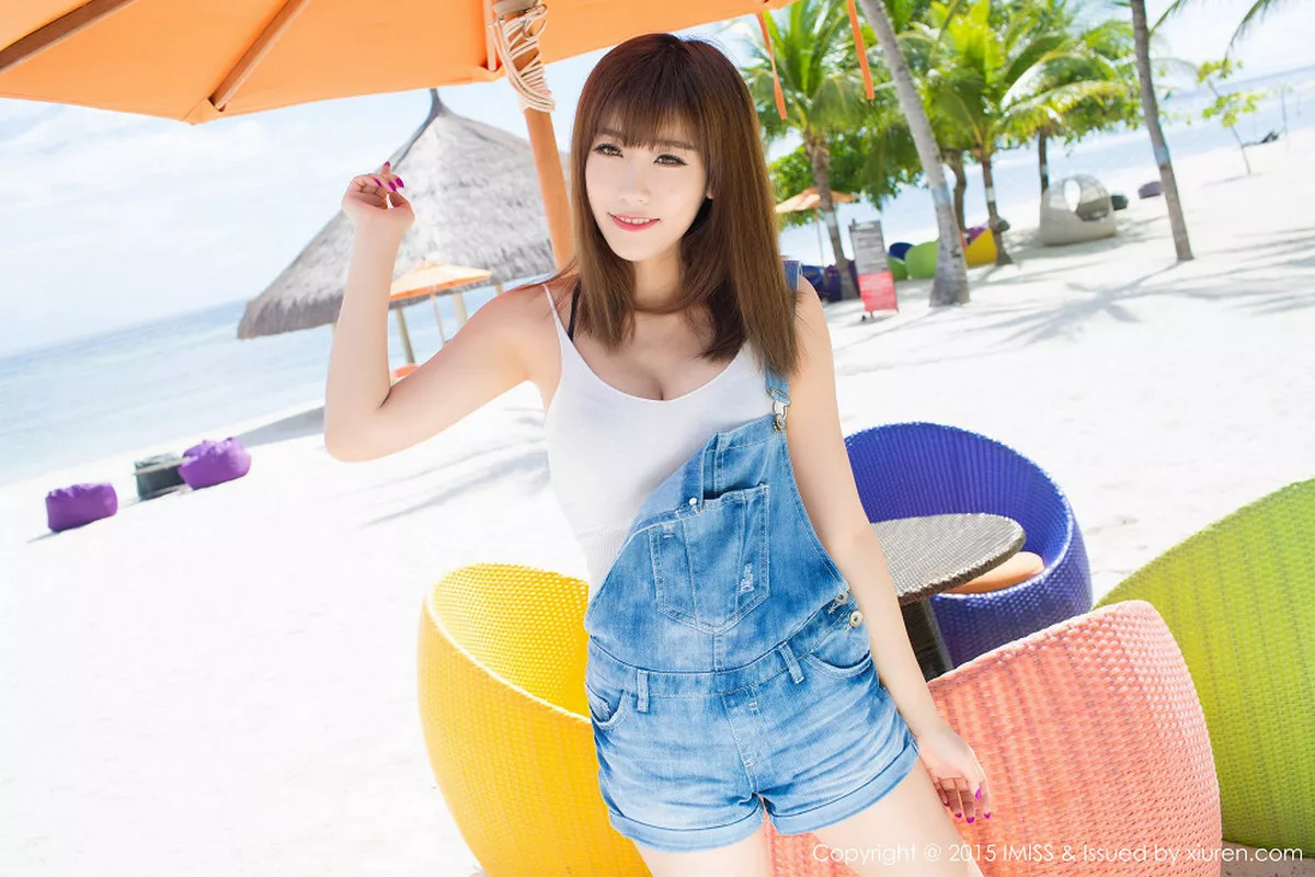 秀人集.com_[IMISS爱蜜社]Vol.055_嫩模程小烦不烦薄荷岛旅拍牛仔吊带裙秀美胸写真53P
