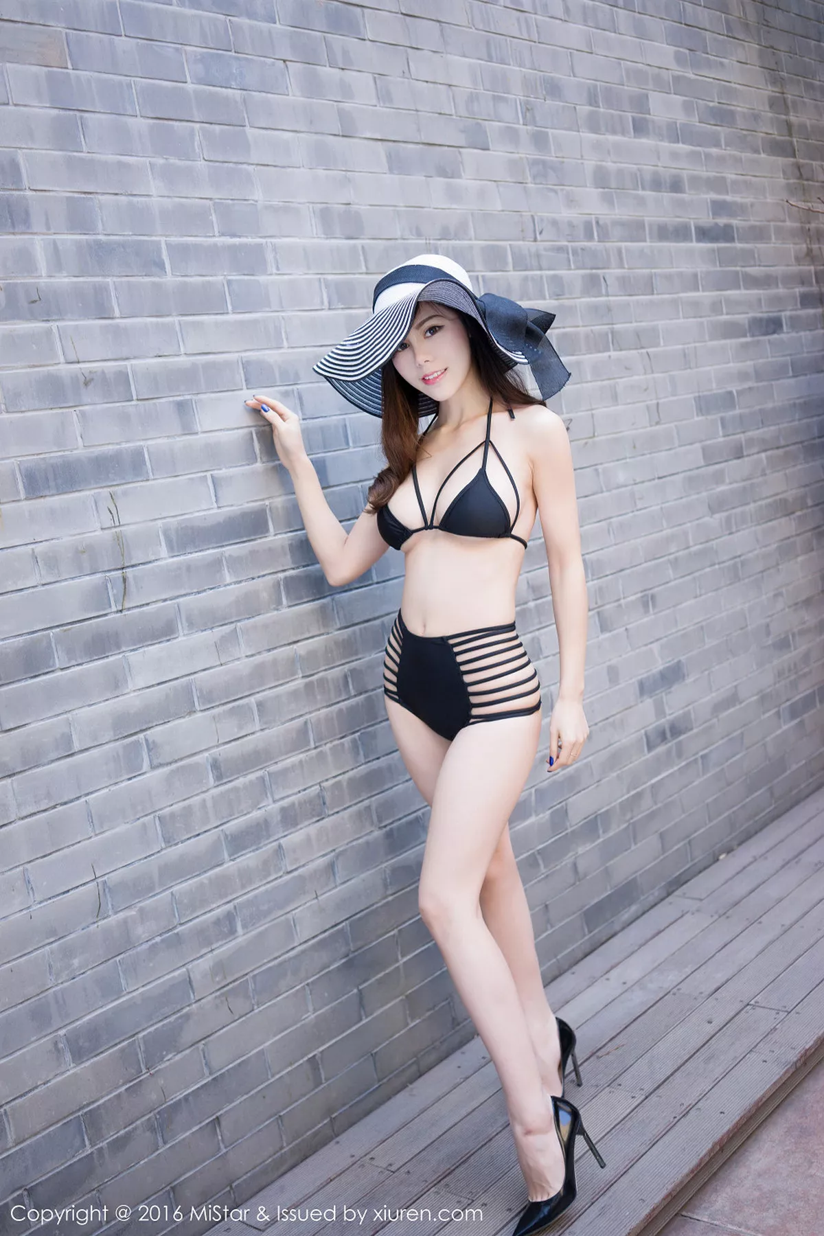 秀人集.com_[MiStar魅妍社]Vol.084_嫩模沈佳熹泳池里性感比基尼系列完美身材写真60P