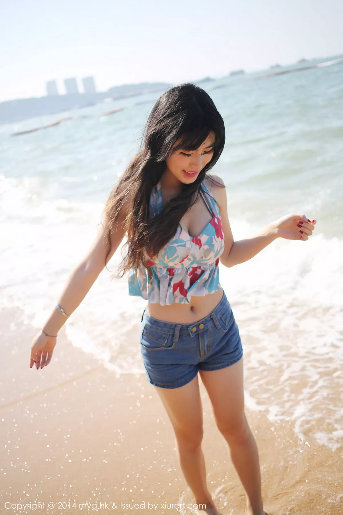 秀人集.com_[MyGirl美媛馆]Vol.088_嫩模刘雪妮Verna芭提雅旅拍透视薄纱裙系列性感写真56P