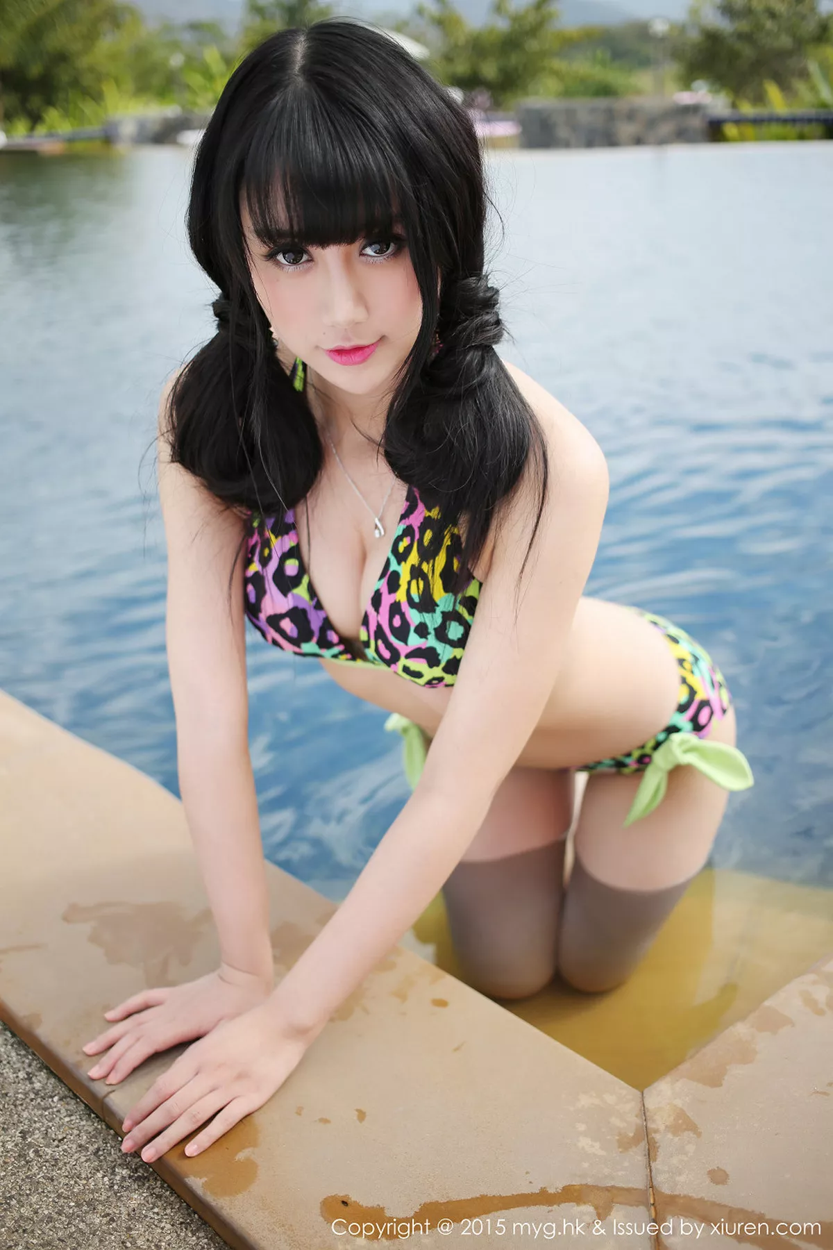 秀人集.com_[MyGirl美媛馆]Vol.096_嫩模杨晓青儿泰国旅拍清纯学生装花丛中的美仙子写真88P