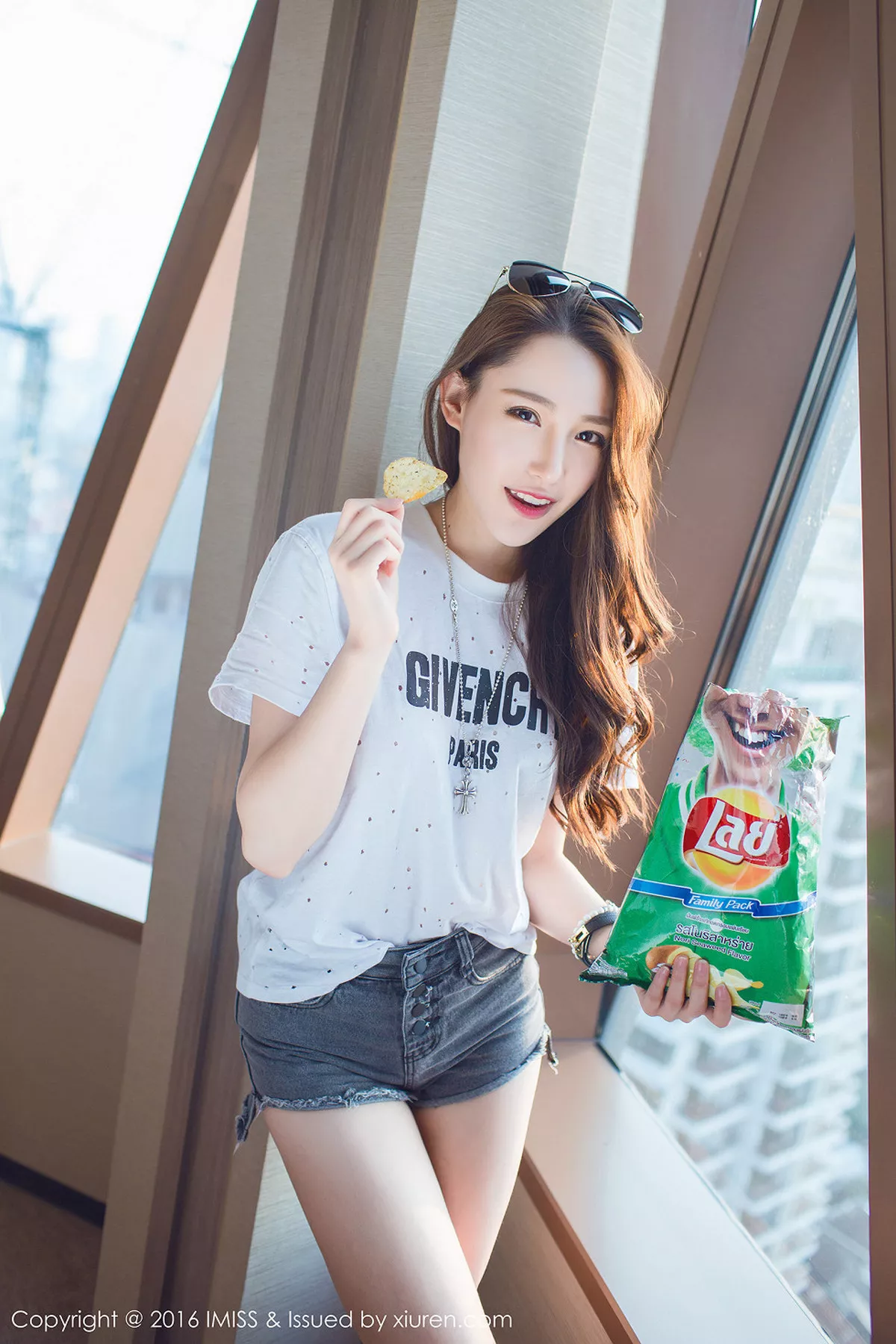 秀人集.com_[IMISS爱蜜社]Vol.080_长腿美女刘奕宁Lynn泰国旅拍性感私房内衣秀完美曲线49P